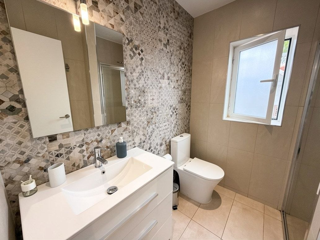 3-Bedroom House with Private Pool in L'Eliana photo 7 of 8
