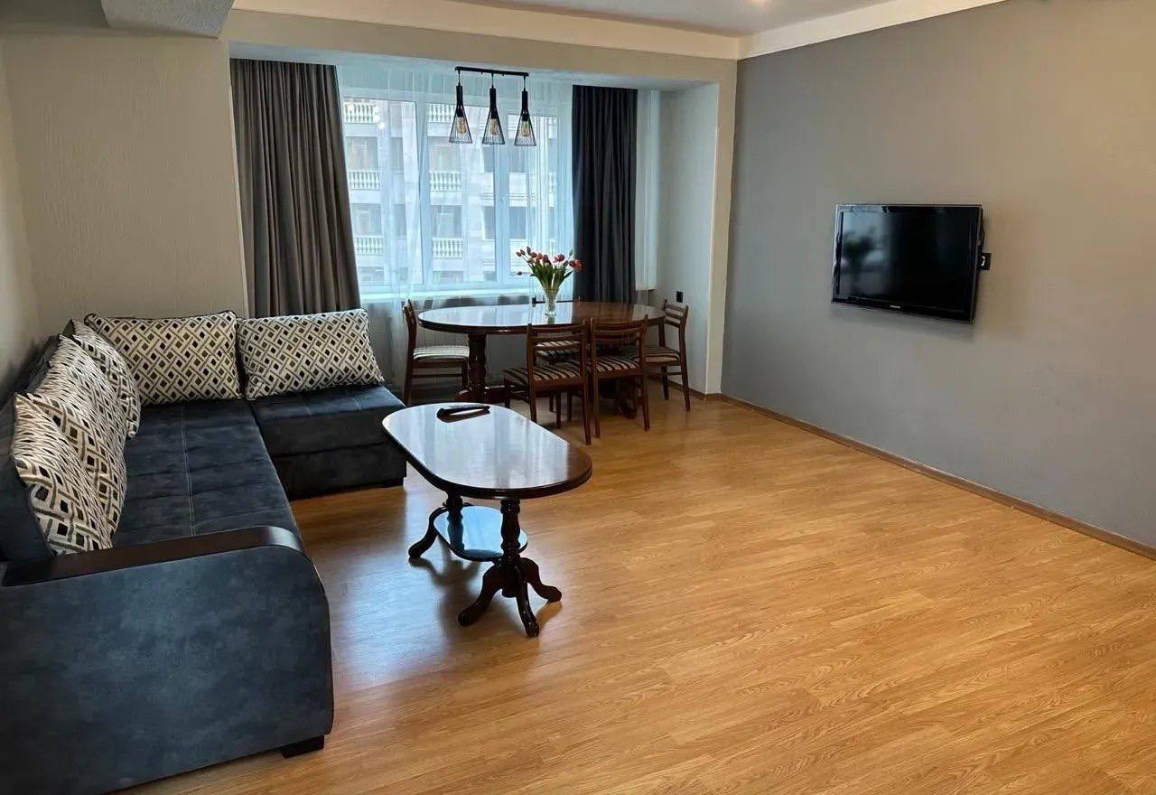Furnished 4-Room Apartment in Arabkir photo 1 of 8