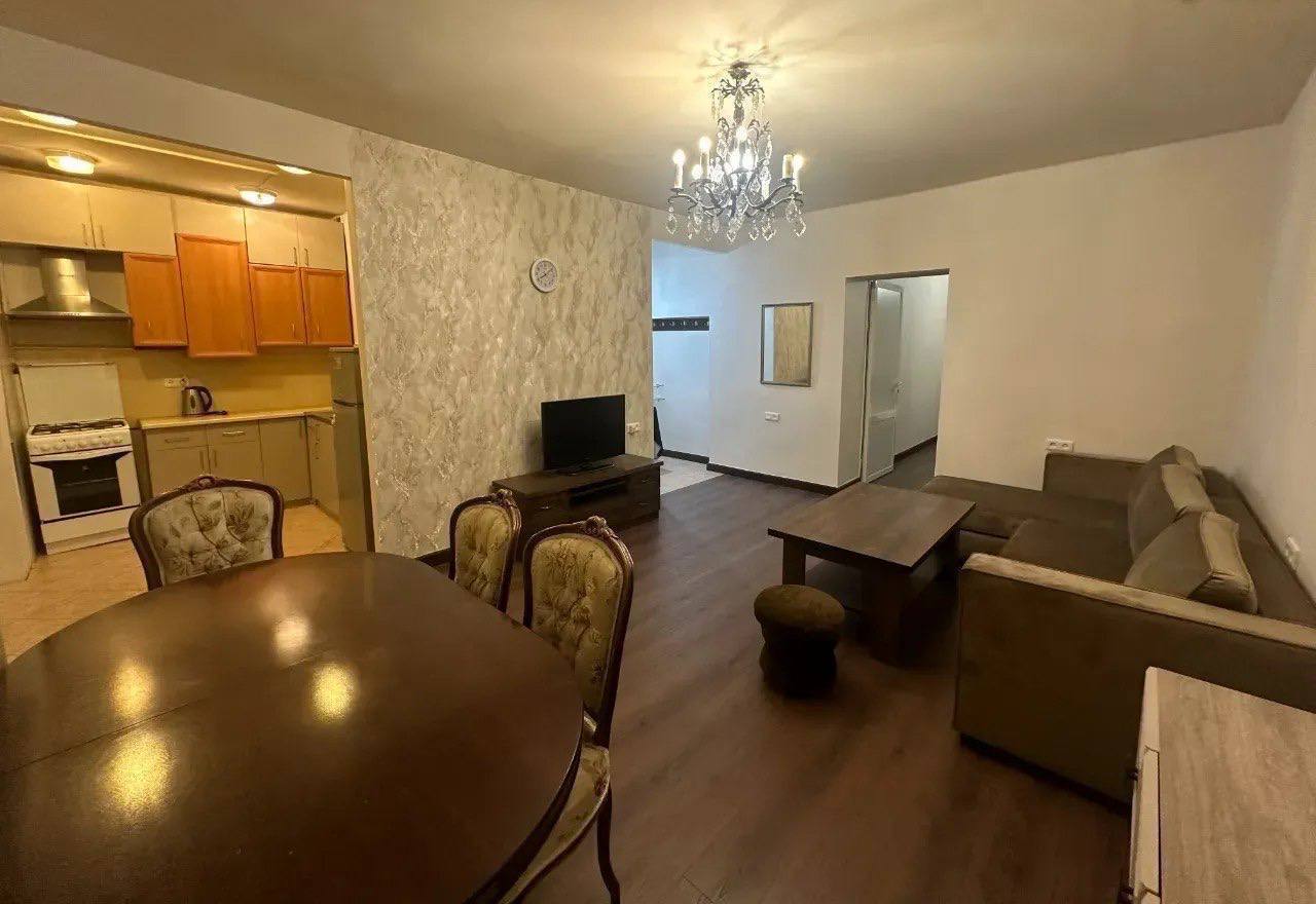 Furnished 2-Room Apartment in Arabkir photo 3 of 8