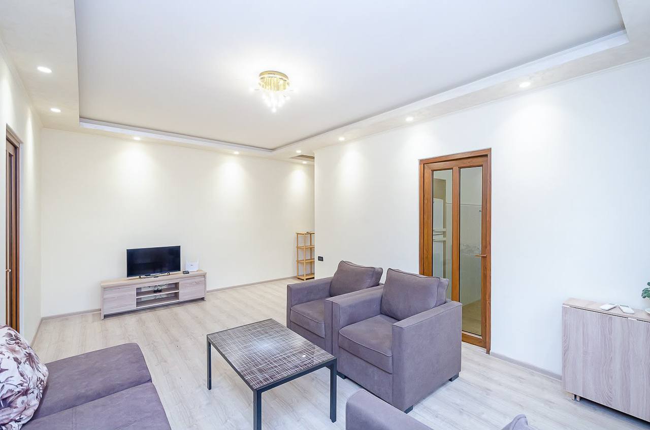 Furnished 2-Room Apartment on Mashtots Avenue photo 3 of 8