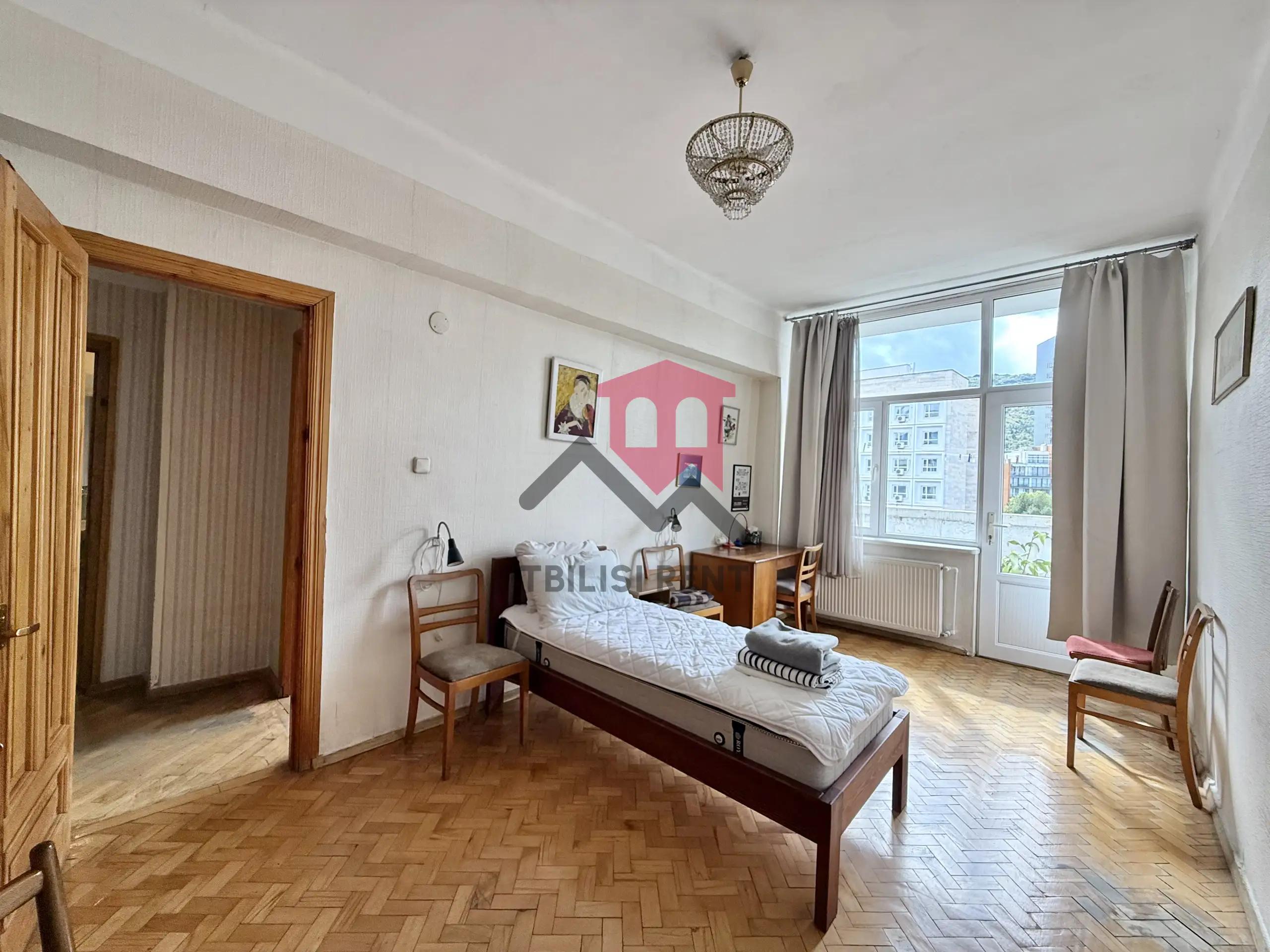 Spacious 3-Bedroom Apartment in Vake photo 3 of 8