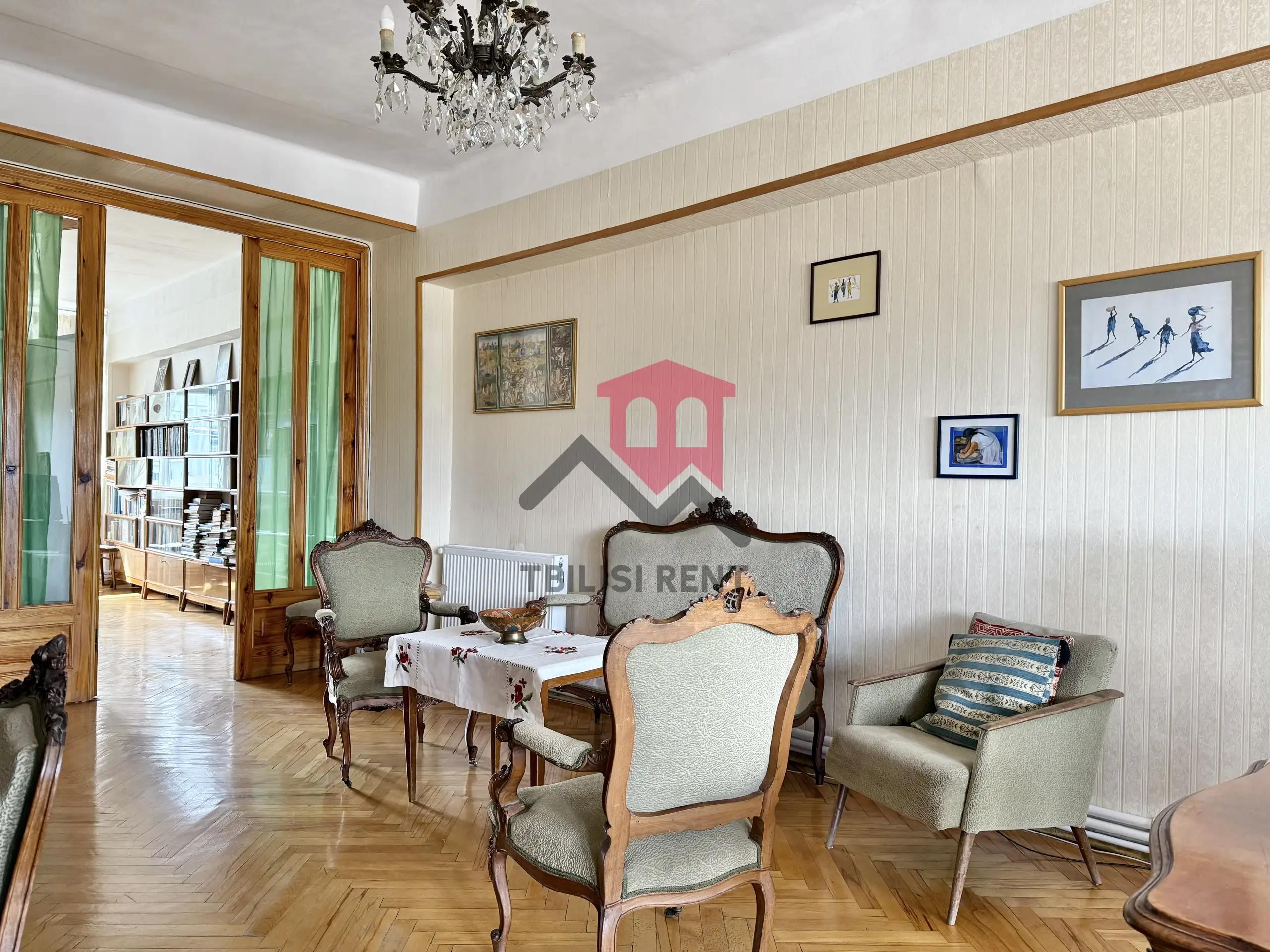 Spacious 3-Bedroom Apartment in Vake photo 5 of 8
