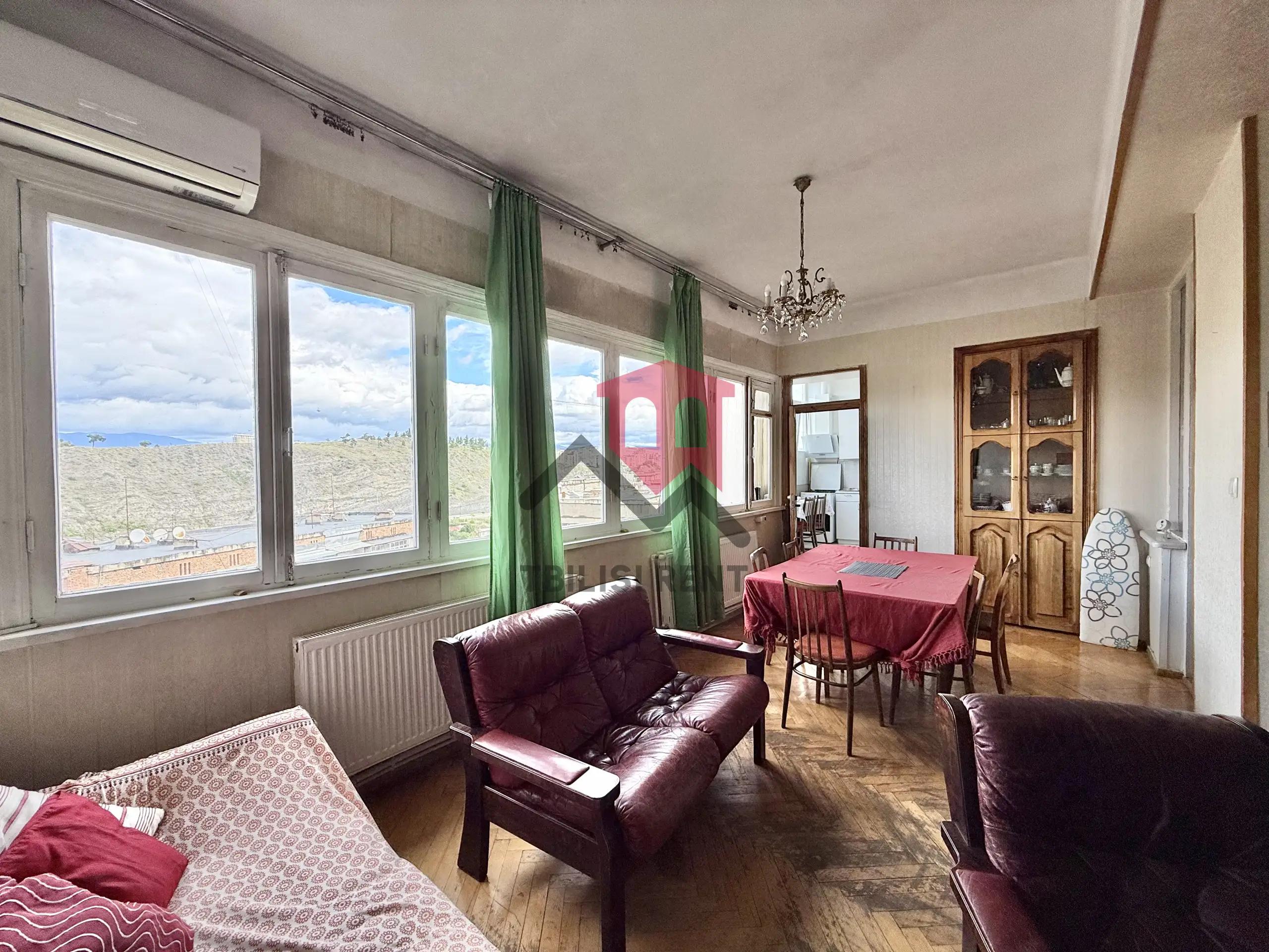 Spacious 3-Bedroom Apartment in Vake photo 6 of 8