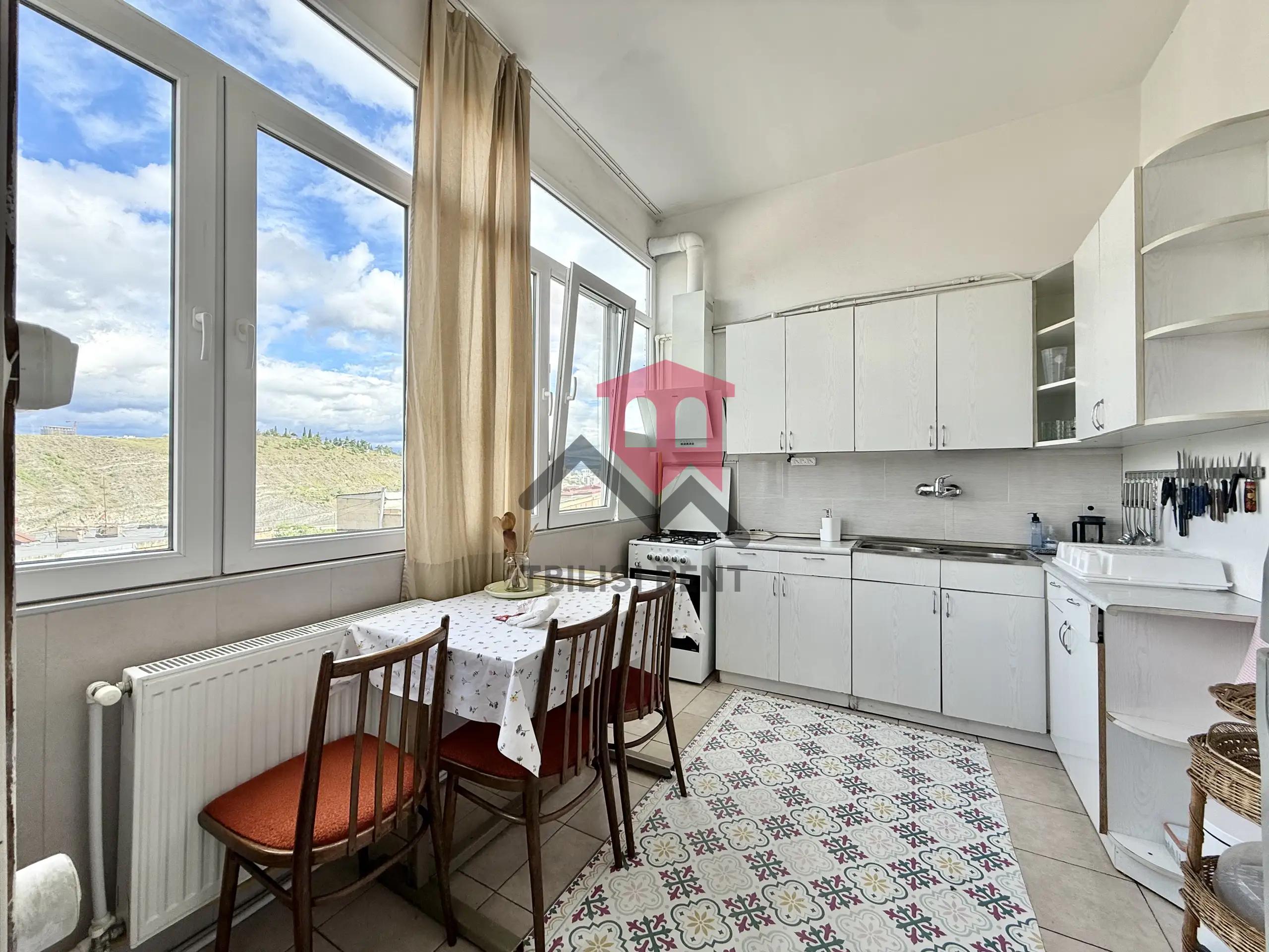 Spacious 3-Bedroom Apartment in Vake photo 7 of 8