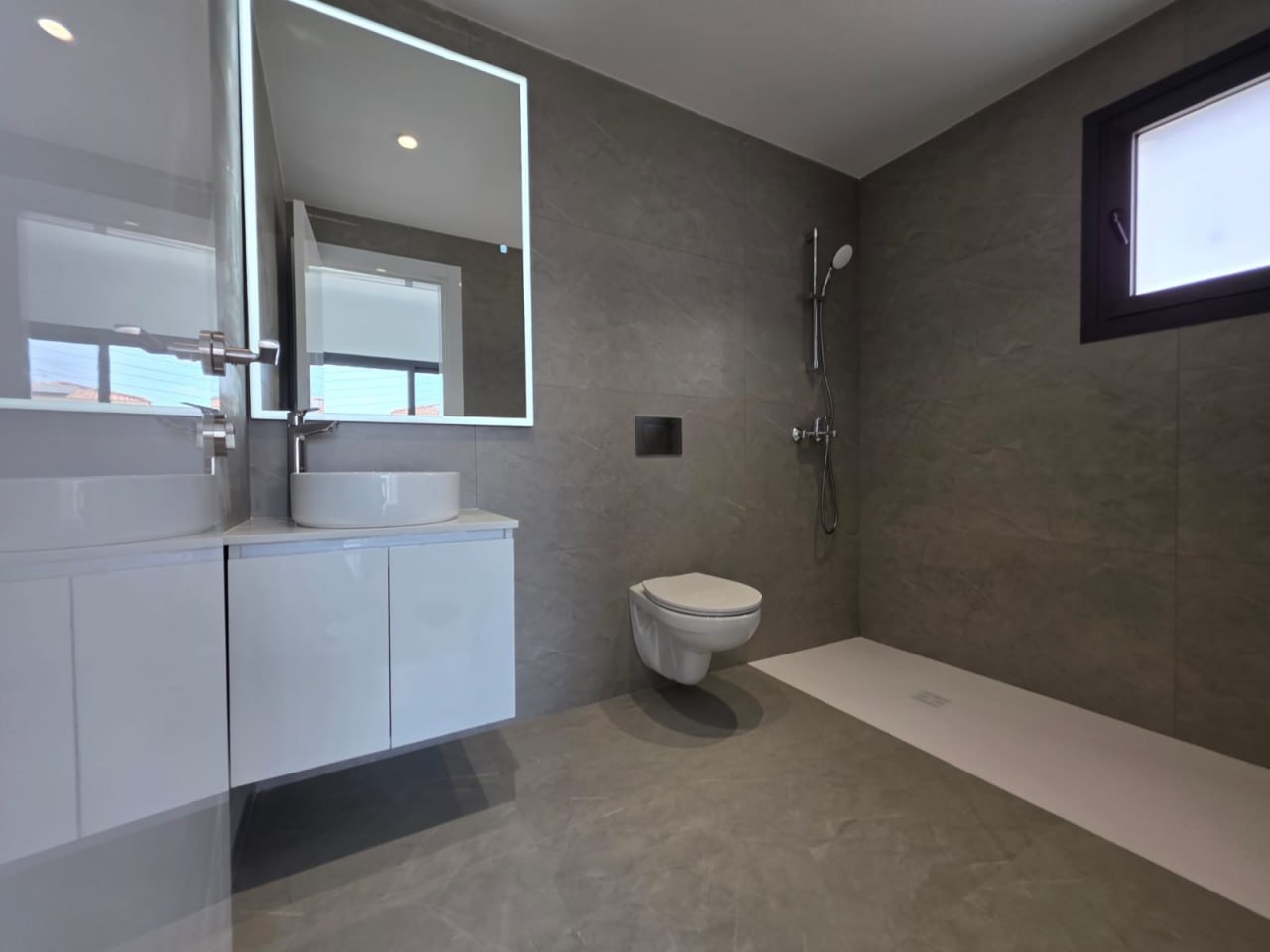 Two-Bedroom Apartment in Agios Athanasios photo 3 of 4