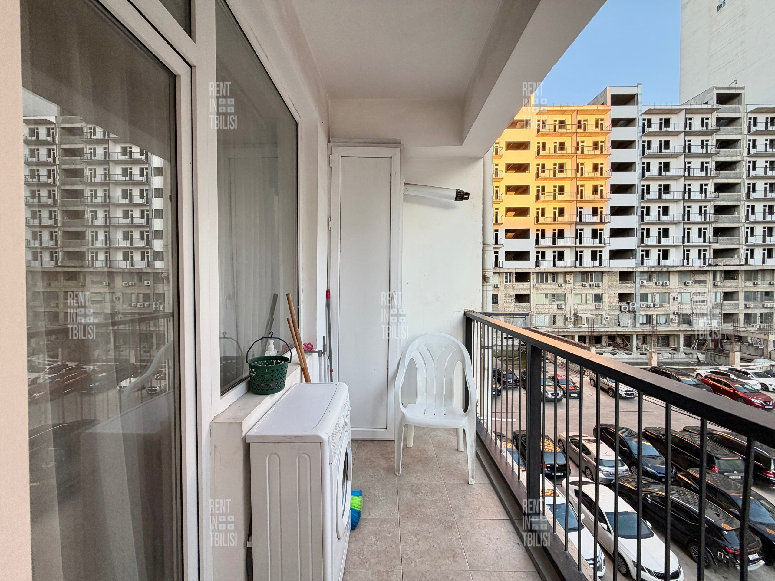 1-Bedroom Apartment in Axis Palace photo 7 of 8