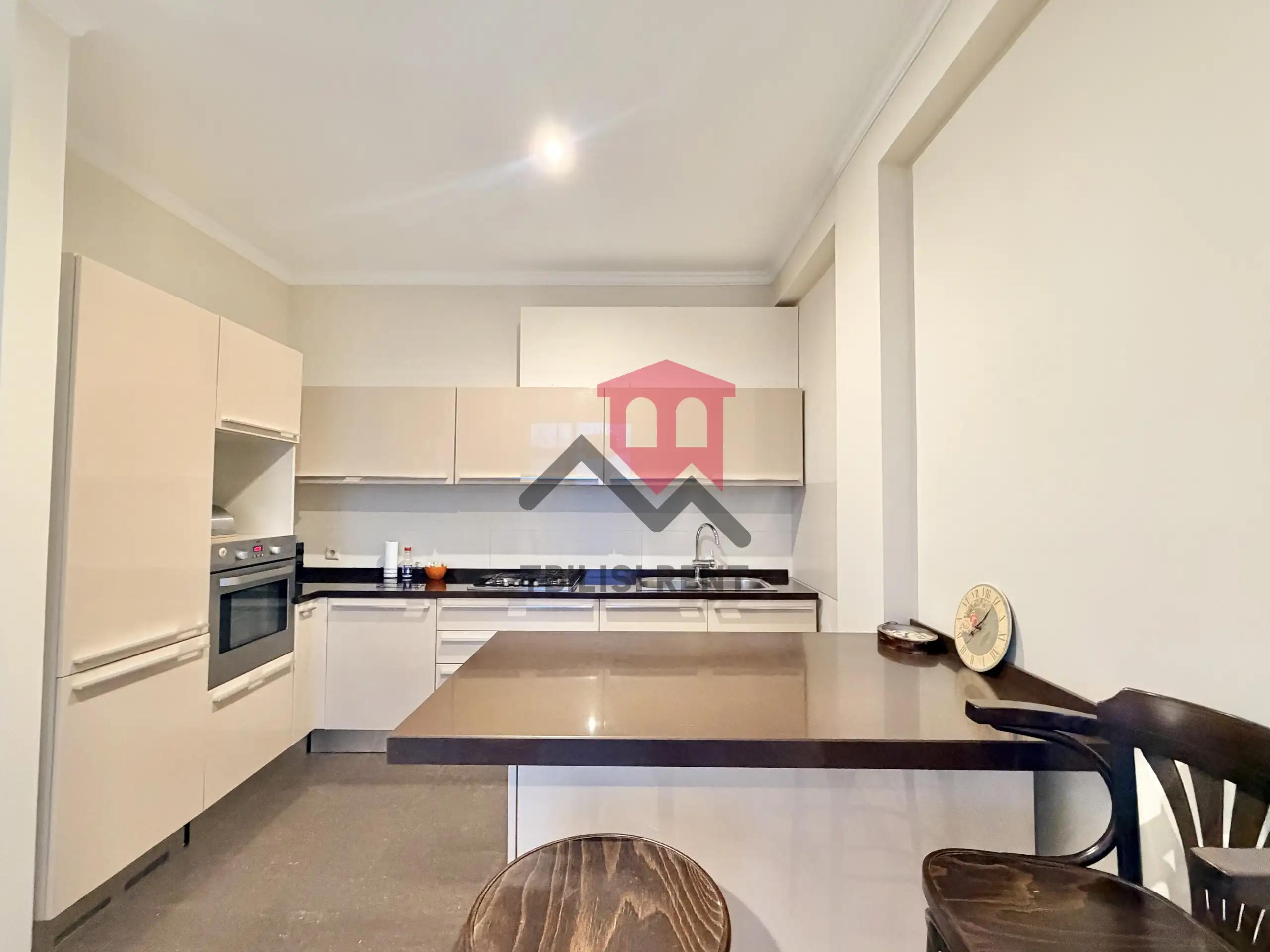 Spacious 3-Bedroom Apartment in Vake photo 4 of 8