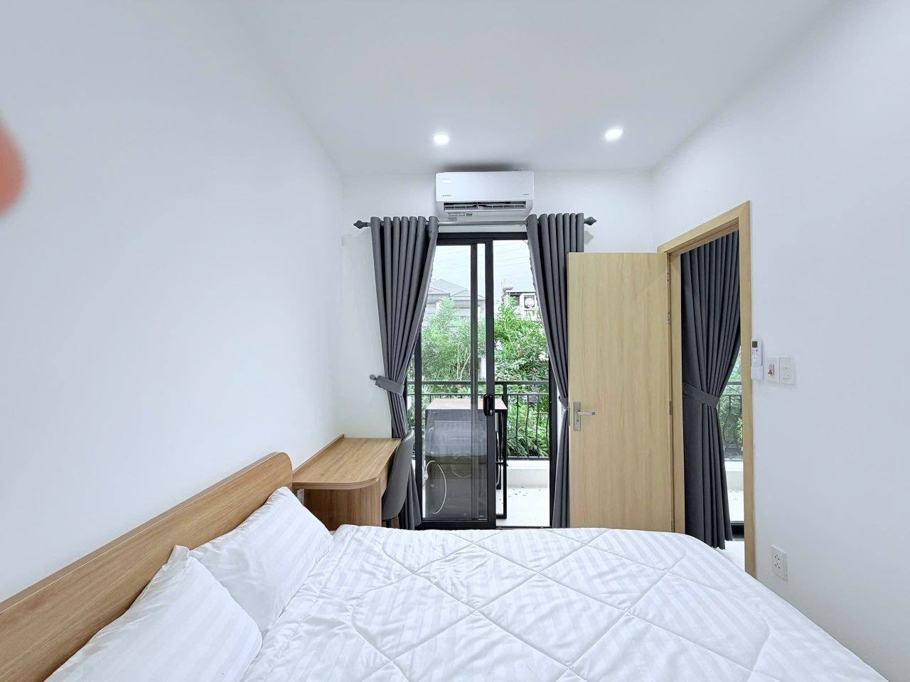 2-Bedroom Apartment with Private Balcony photo 3 of 8