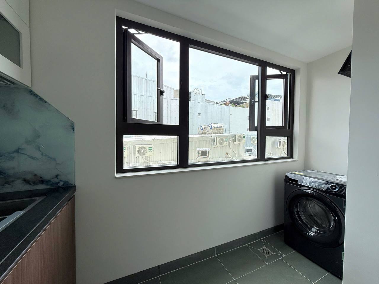 Brand New 1-Bedroom Apartment in My An photo 7 of 8