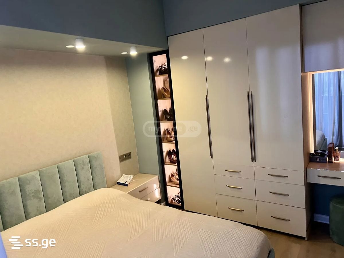 Furnished 2-Bedroom Apartment in Vake photo 2 of 8