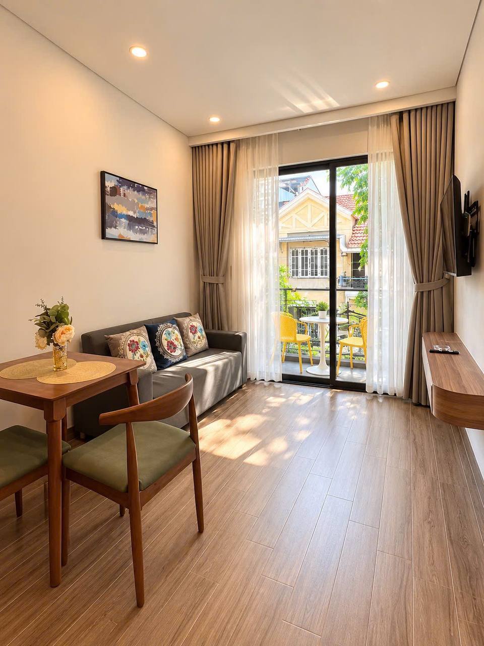 Furnished 1-Bedroom Apartment in An Thuong photo 3 of 8