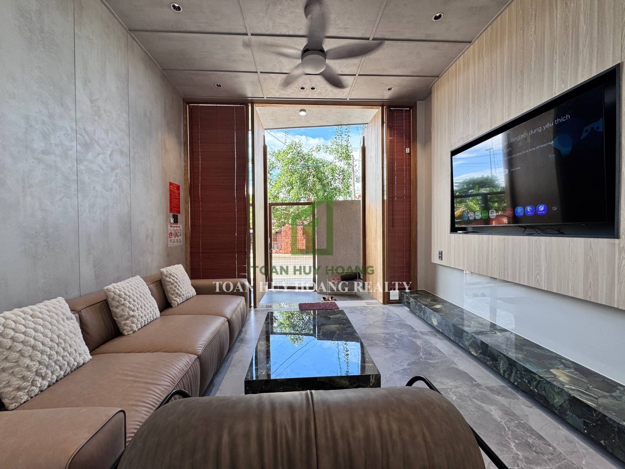 4-Bedroom House Near My Khe Beach photo 2 of 8