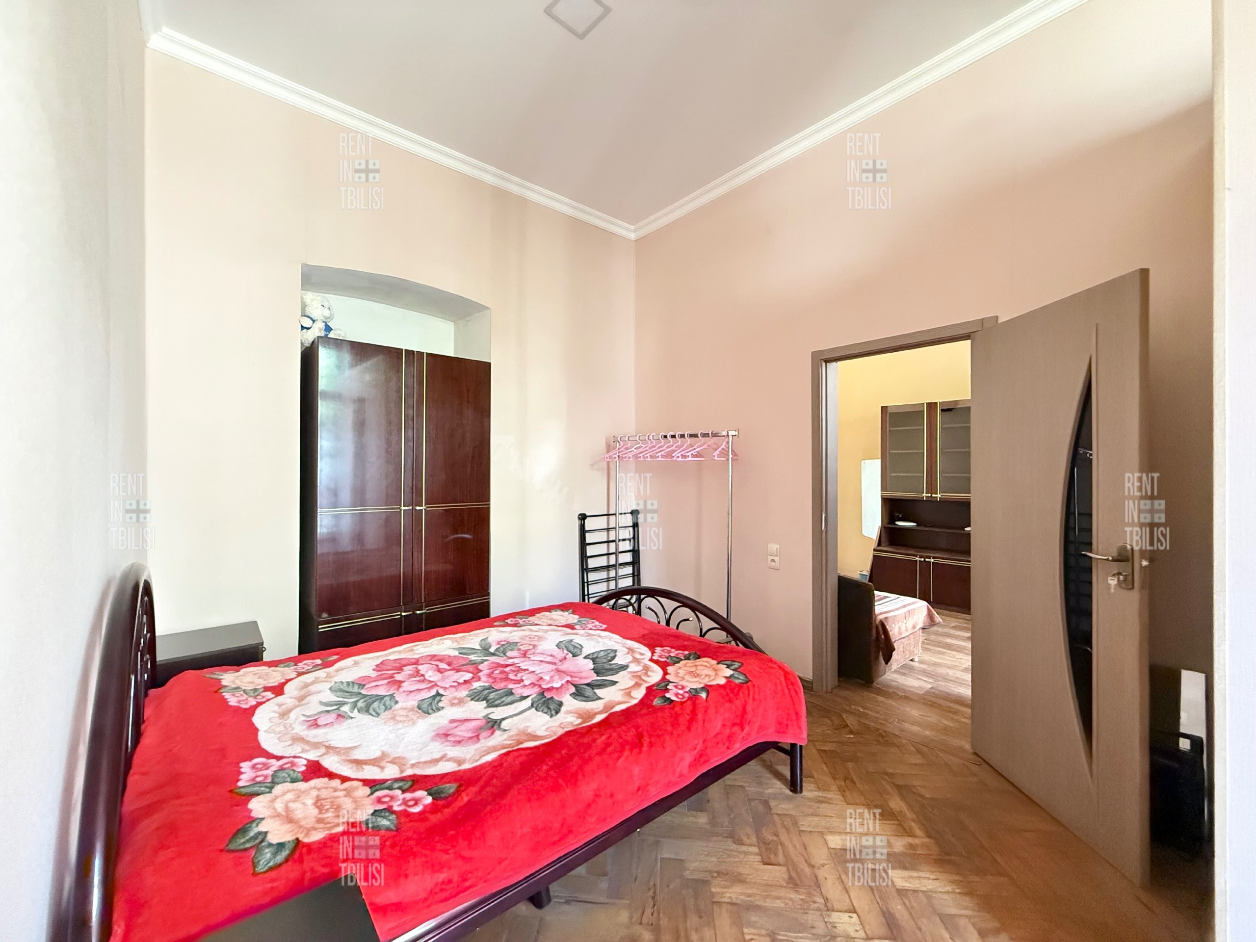 Cozy One-Bedroom Apartment near Station Square photo 6 of 8