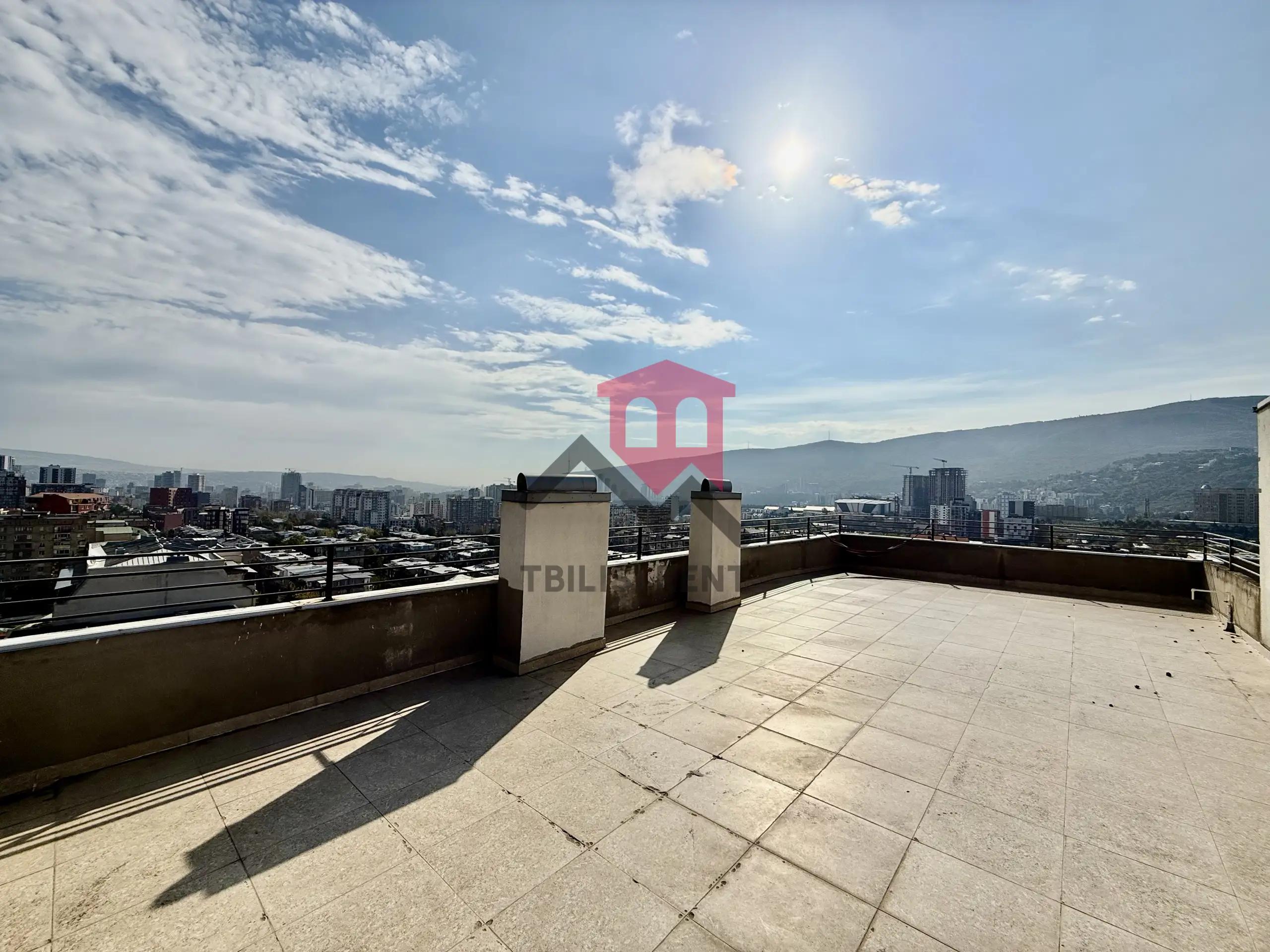 Spacious 2-Bedroom Apartment with Huge Terrace photo 3 of 8