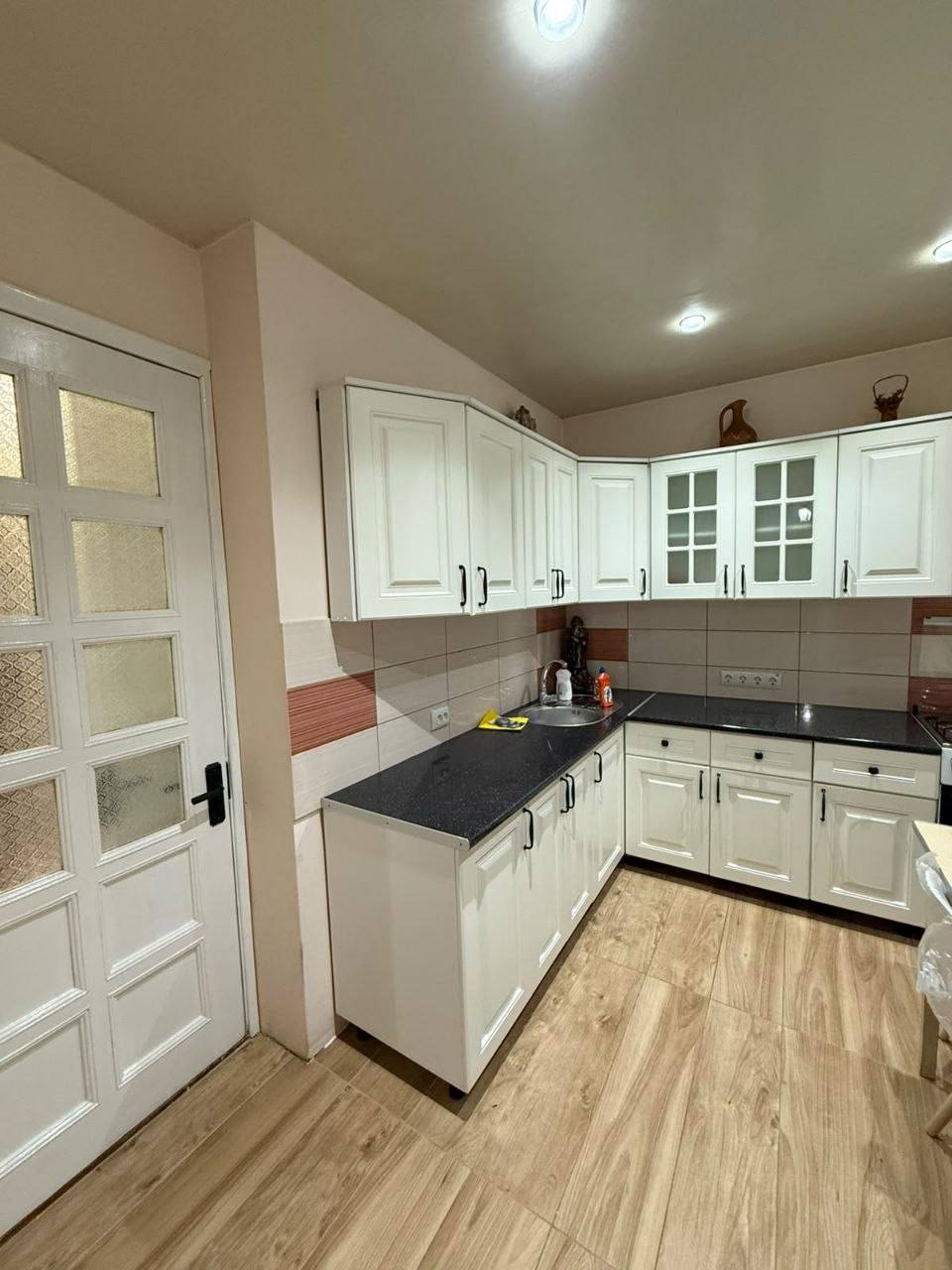 3-Room Apartment Near the Seafront photo 4 of 6