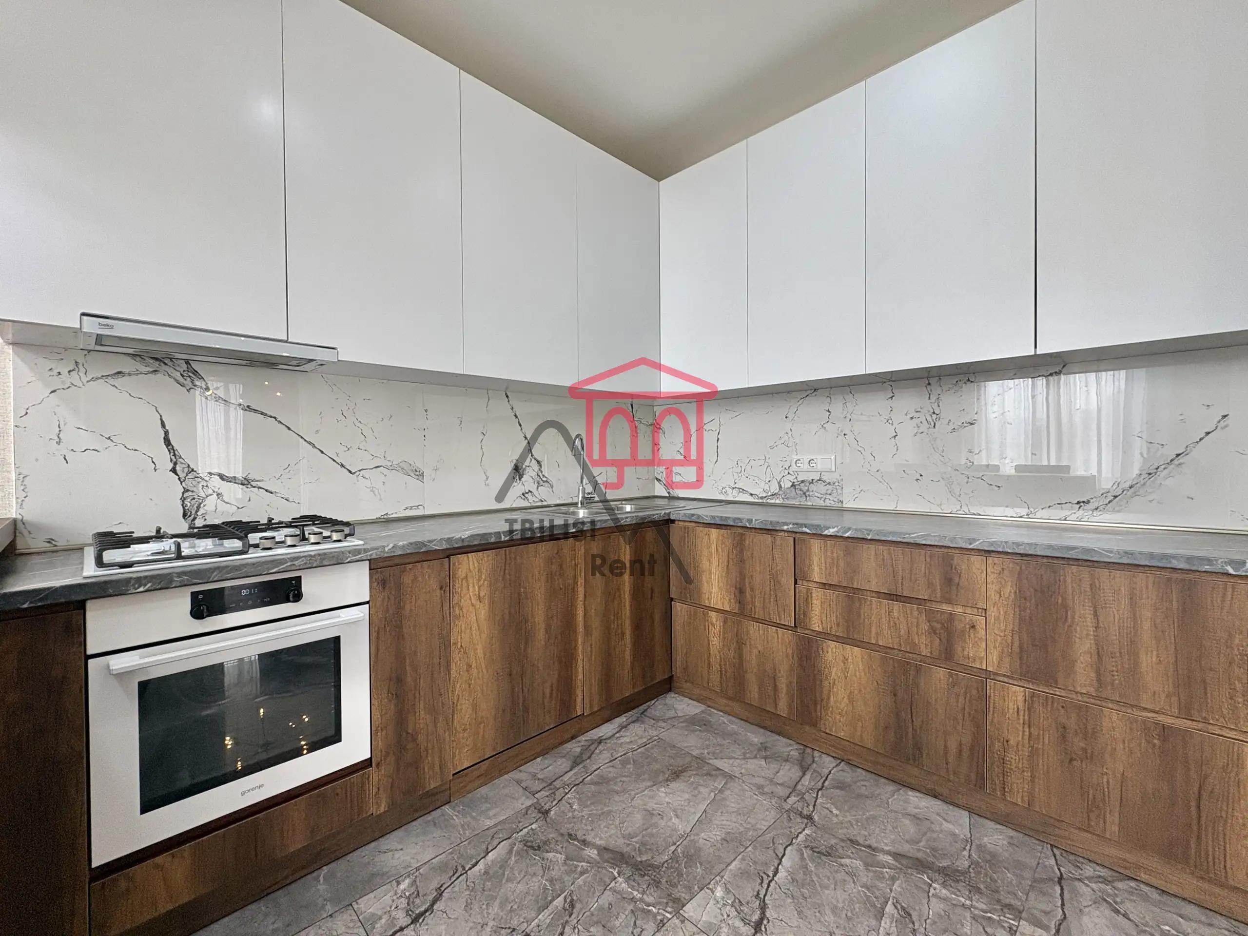 Spacious 3-Bedroom Apartment with Balcony in Digomi photo 4 of 8