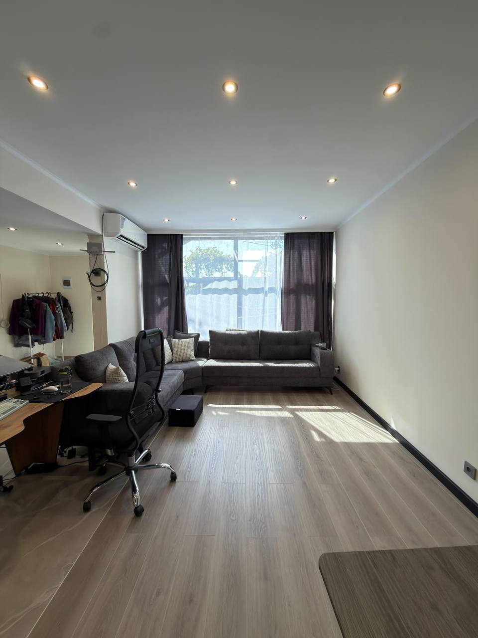 Furnished 2-Bedroom Apartment in Achapnyak photo 2 of 7