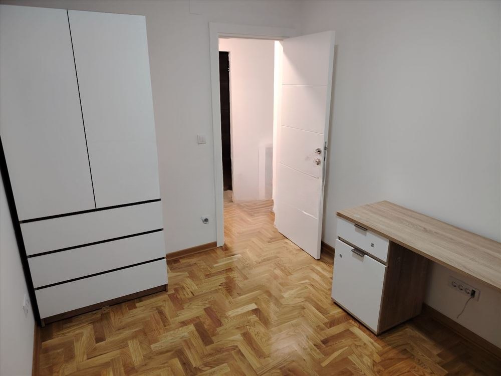Furnished 2-Bedroom Apartment Near Belgrade Airport photo 4 of 8