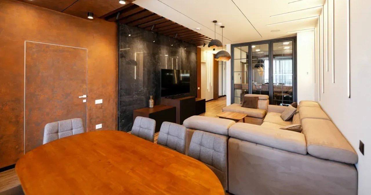 3-Bedroom Apartment in Arabkir photo 2 of 8