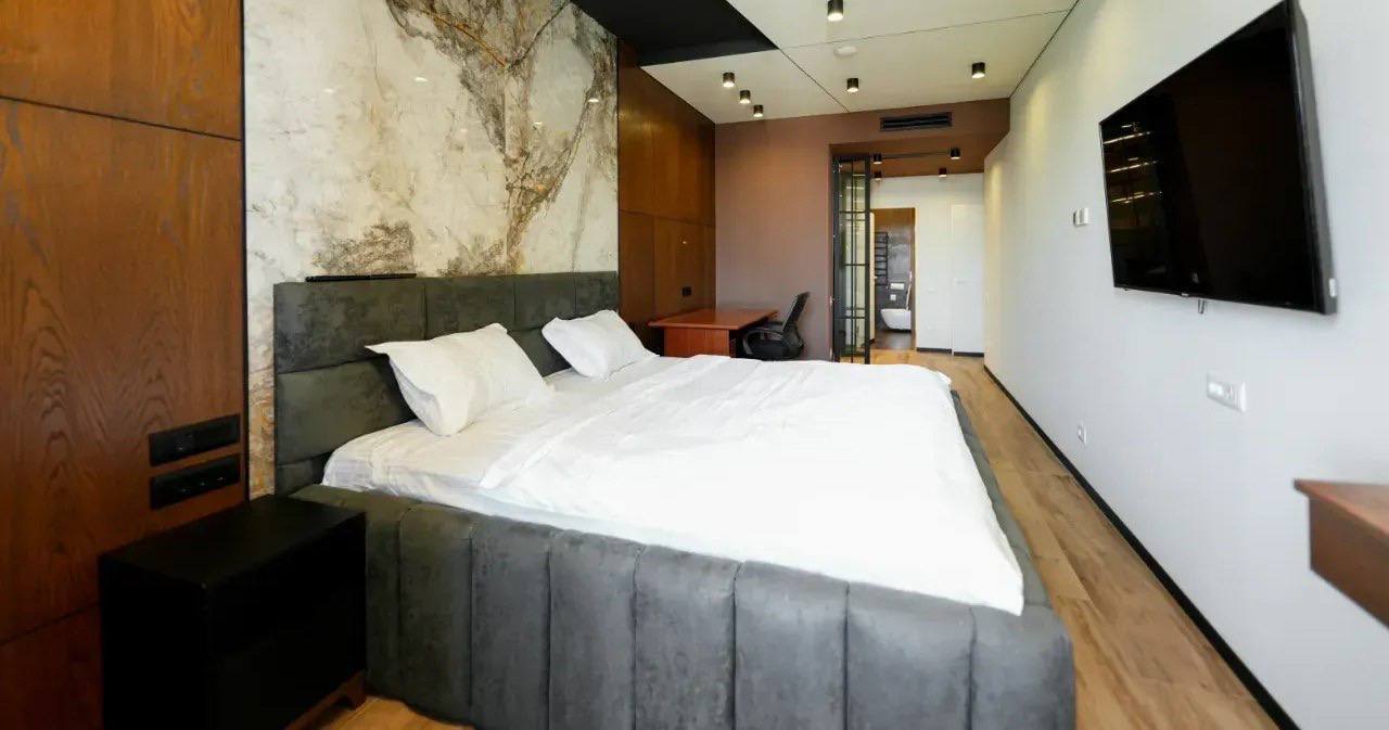3-Bedroom Apartment in Arabkir photo 5 of 8