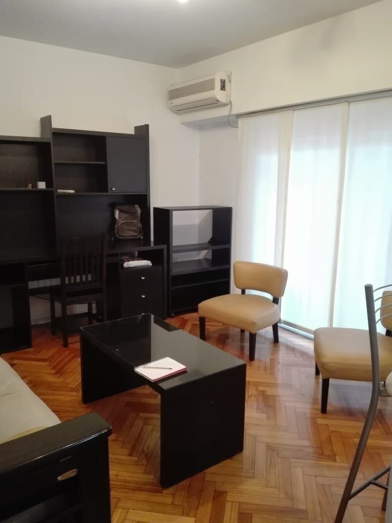 Two-Room Apartment with Balcony in Recoleta photo 3 of 8