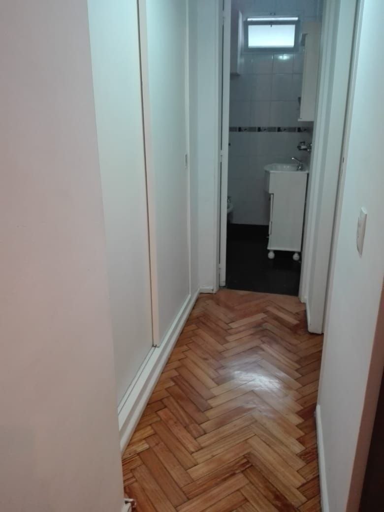 Two-Room Apartment with Balcony in Recoleta photo 7 of 8