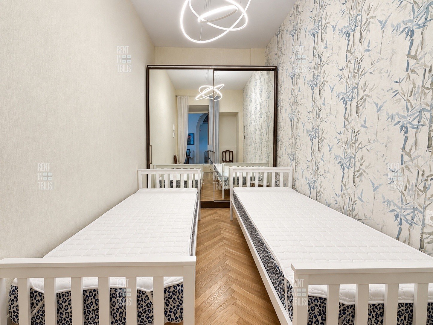 2-Bedroom Apartment in Mtatsminda photo 6 of 8