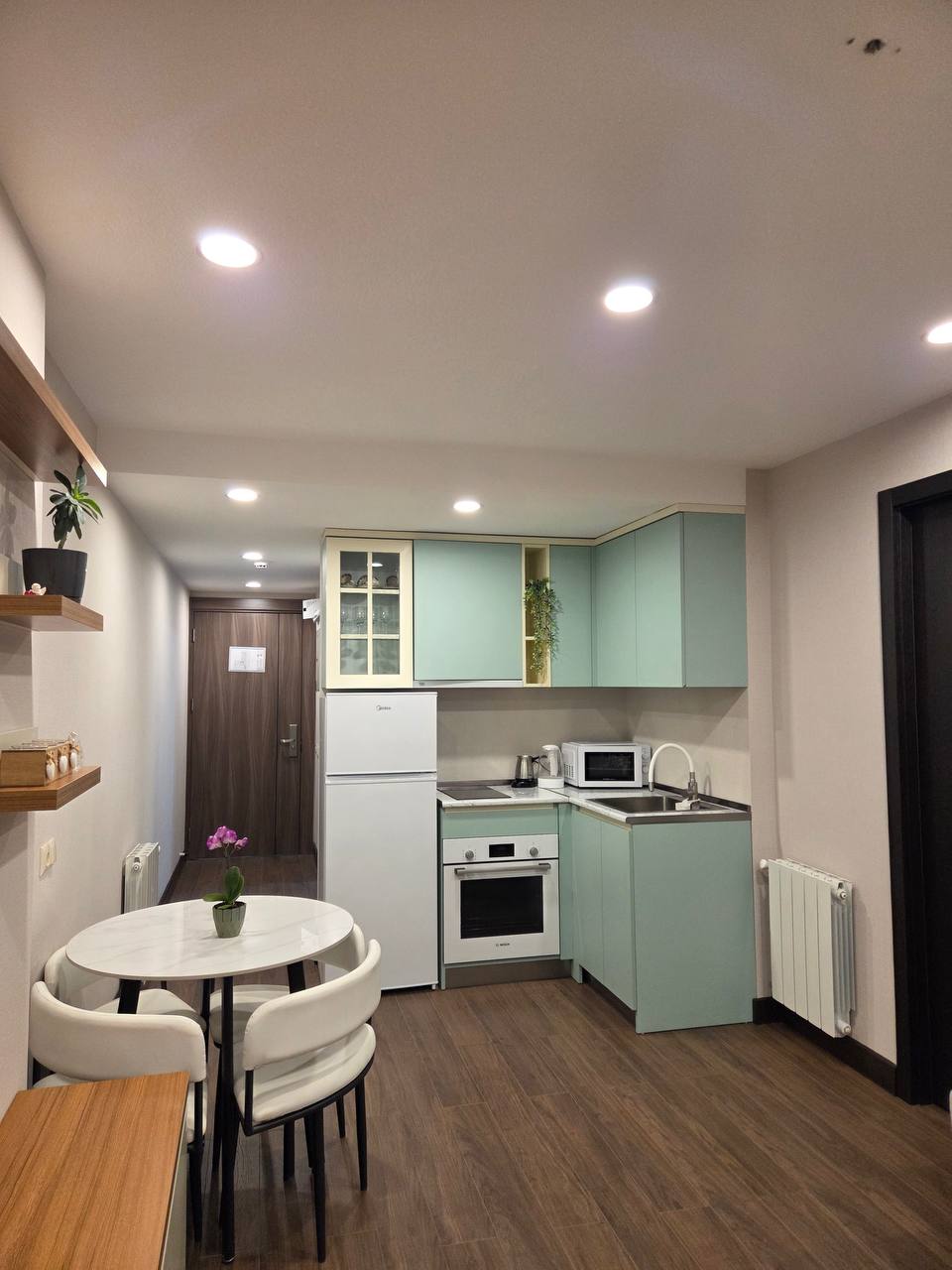 One-Bedroom Apartment for Rent in Batumi photo 3 of 8