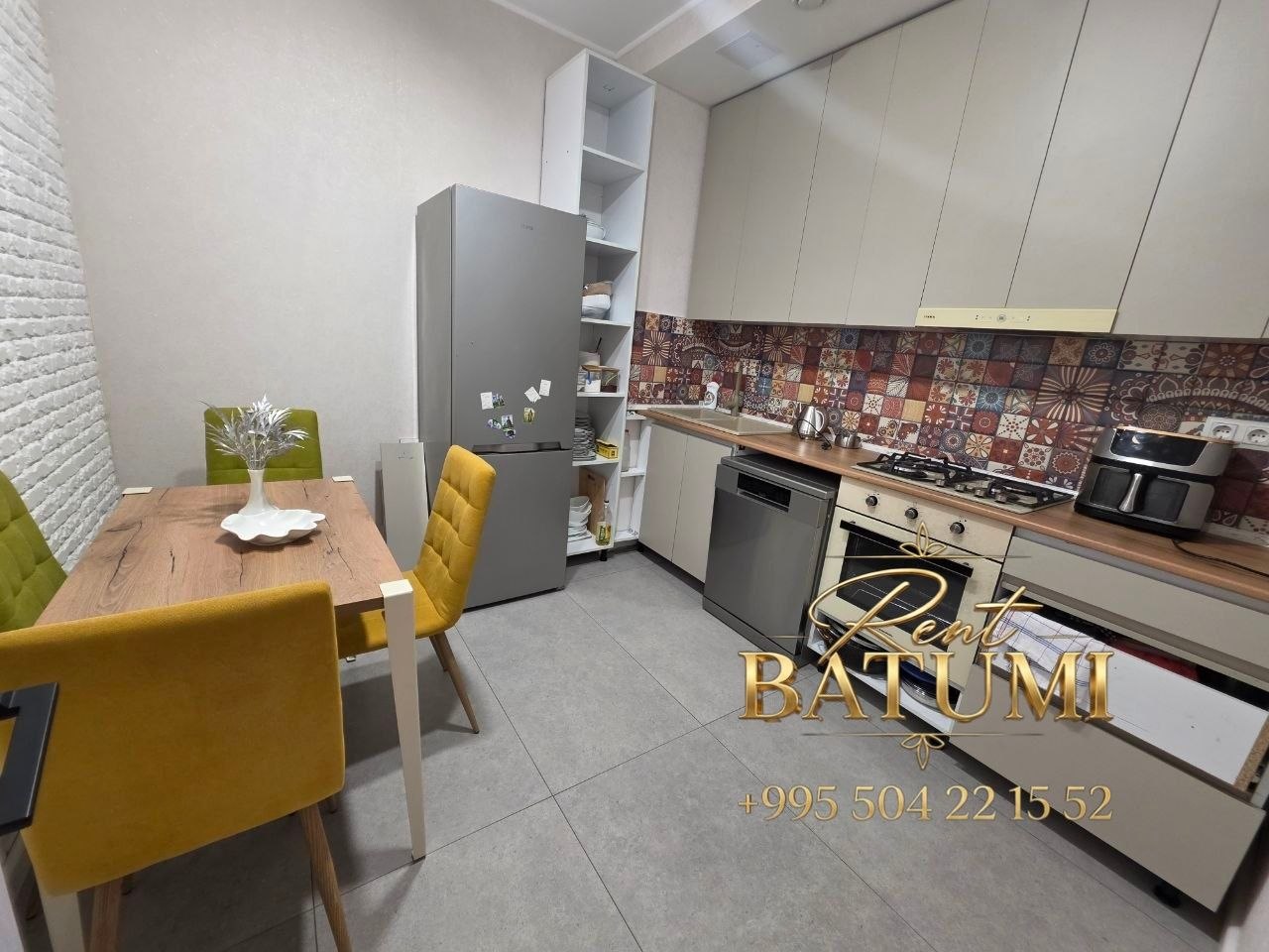 3-Bedroom Apartment on Selim Khimshiashvili Street photo 3 of 6