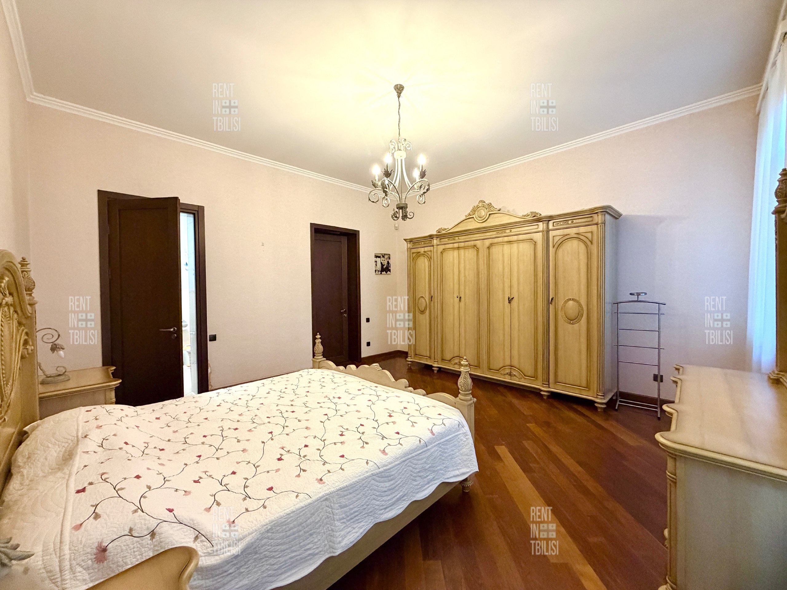 6-Bedroom Duplex Apartment in Vake photo 5 of 8