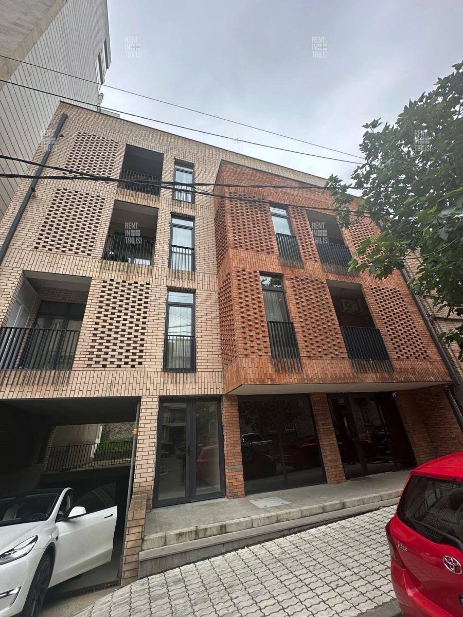 4-Bedroom Duplex Apartment in Vera