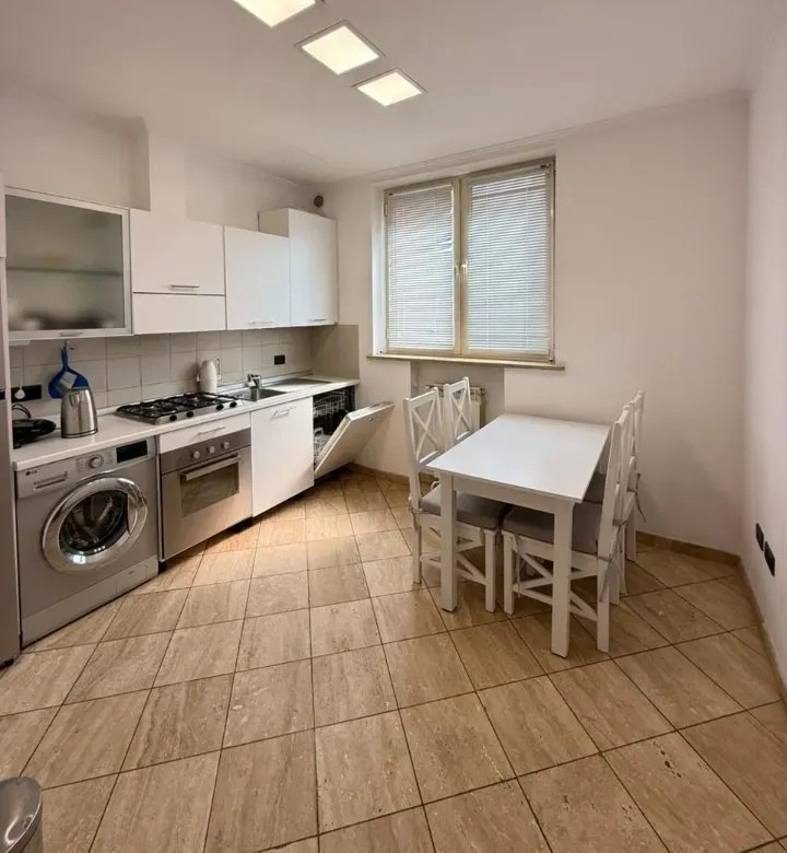 Three-Room Apartment in a New Development photo 4 of 8