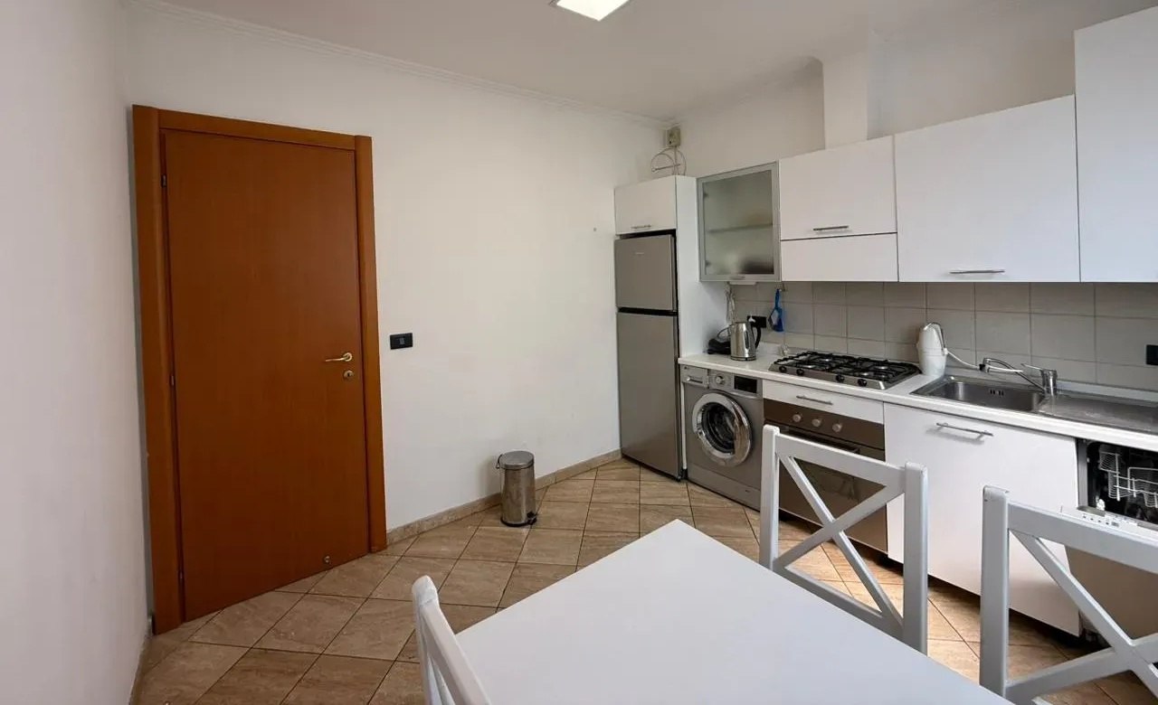 Three-Room Apartment in a New Development photo 5 of 8