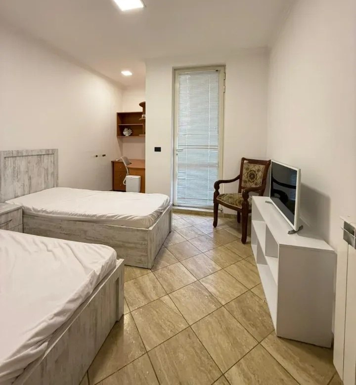 Three-Room Apartment in a New Development photo 8 of 8