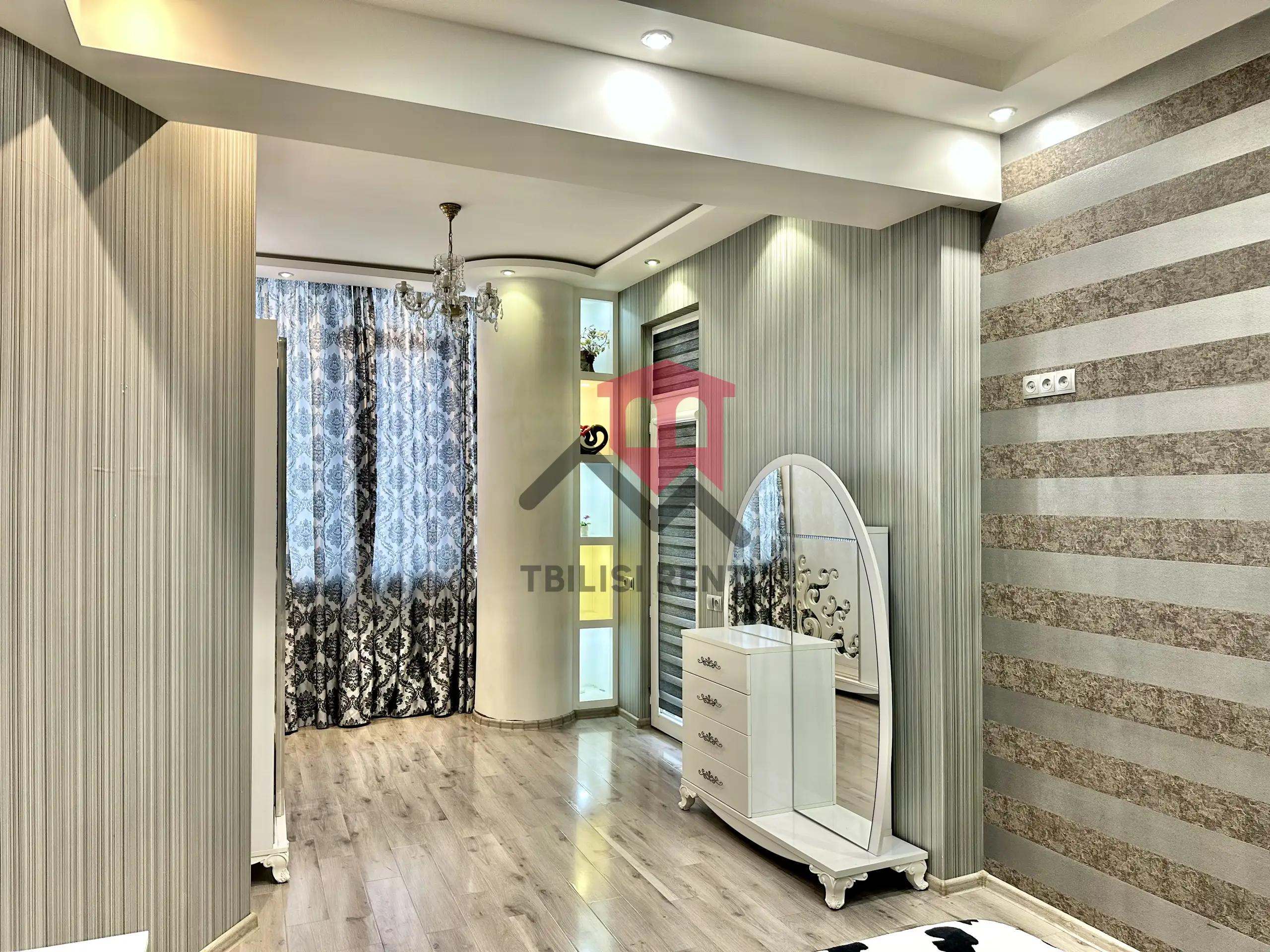 Spacious 3-Bedroom Apartment in Saburtalo photo 5 of 8
