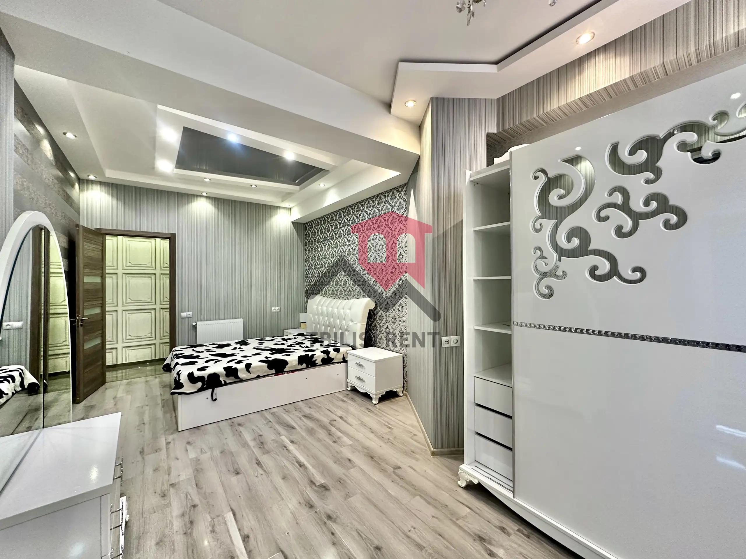 Spacious 3-Bedroom Apartment in Saburtalo photo 8 of 8