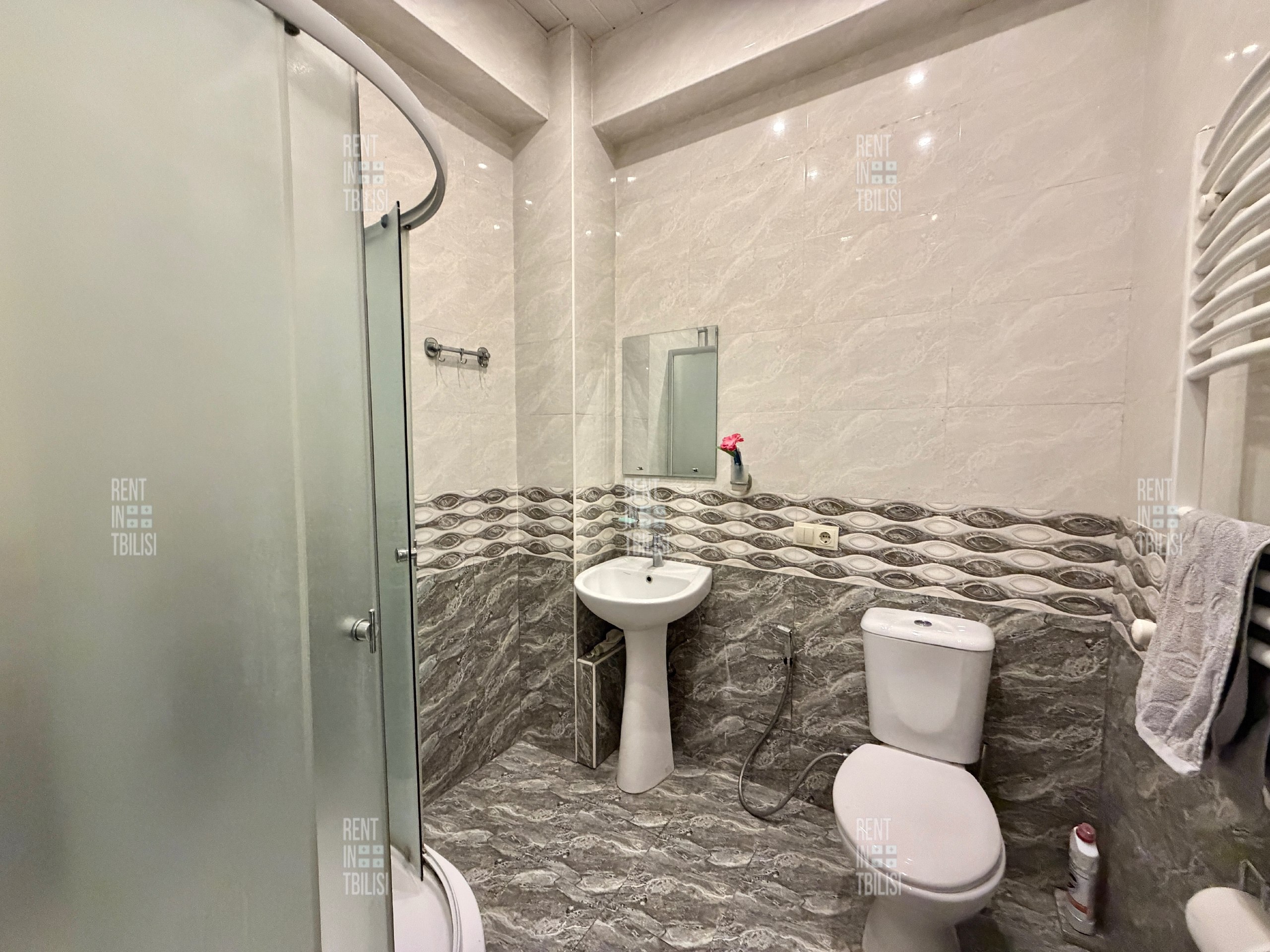 1-Bedroom Apartment in Axis Palace photo 6 of 8