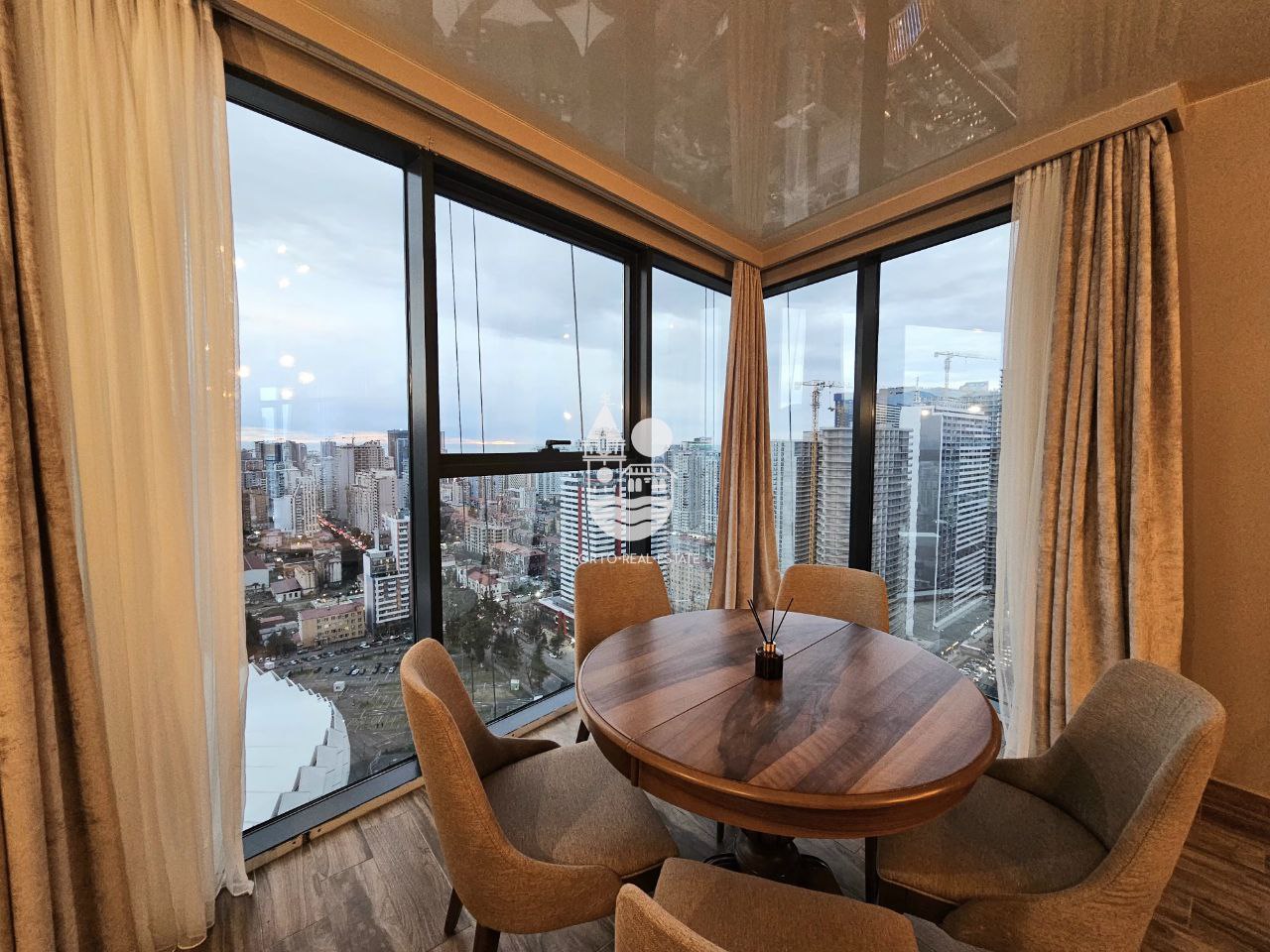 1-Bedroom Apartment in Black Sea Tower photo 1 of 6