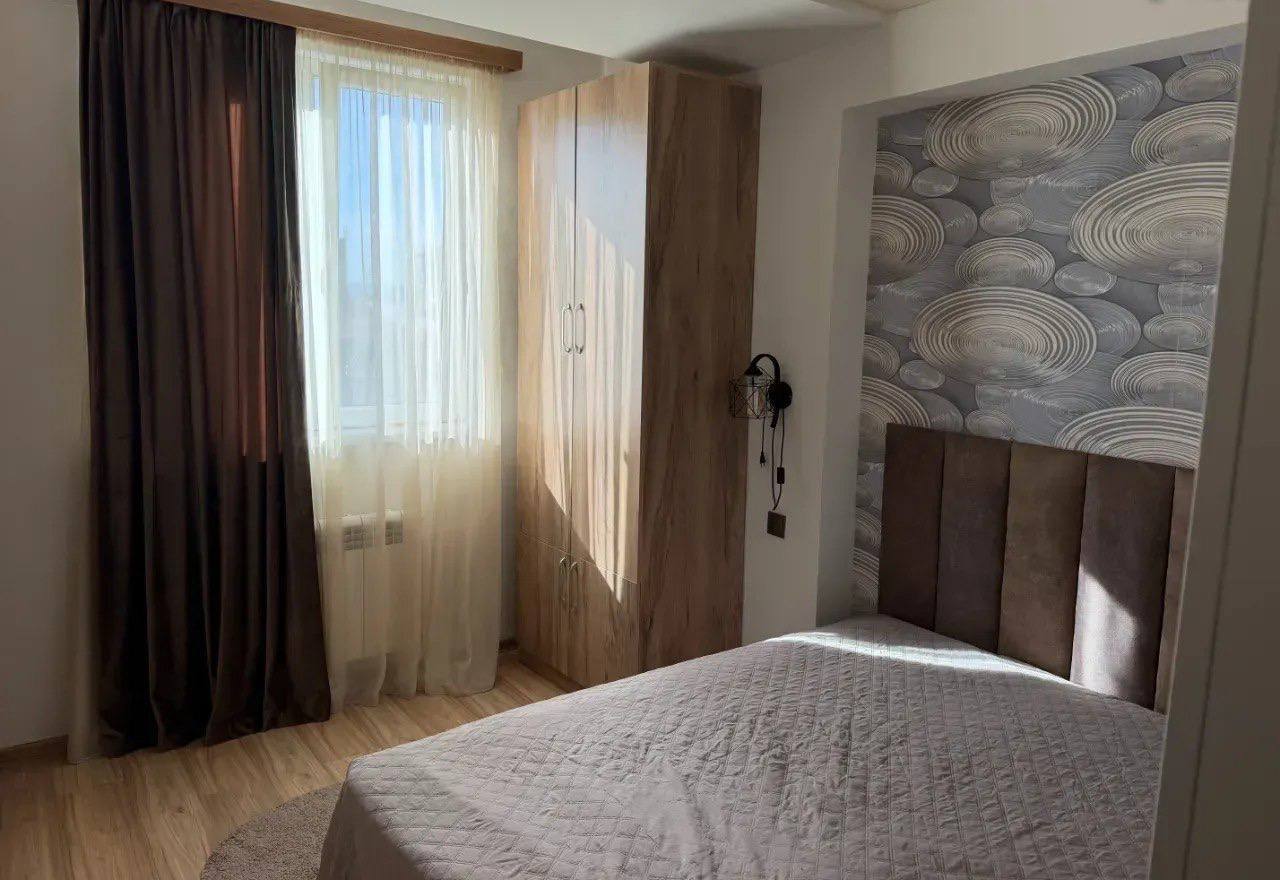 Furnished 2-Bedroom Apartment in Kentron photo 6 of 8