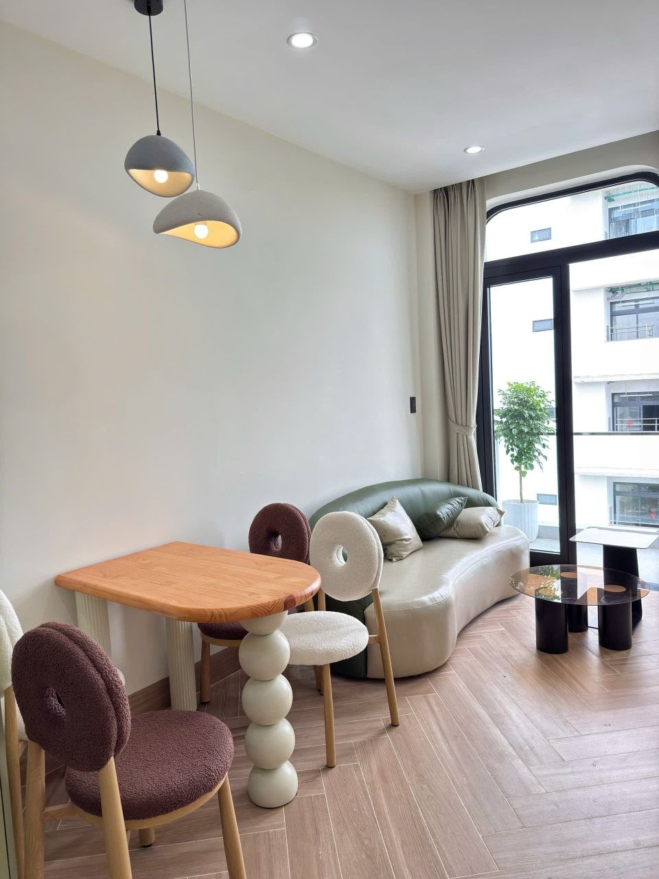 Modern 2-Bedroom Apartment for Rent photo 1 of 8