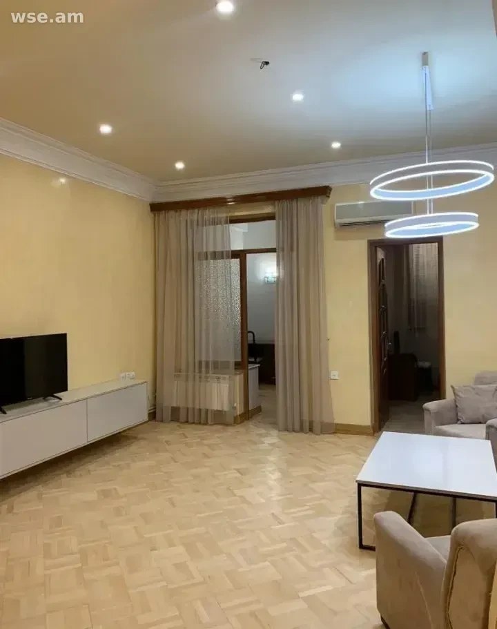 3-Room Apartment for Rent in Kentron photo 2 of 8