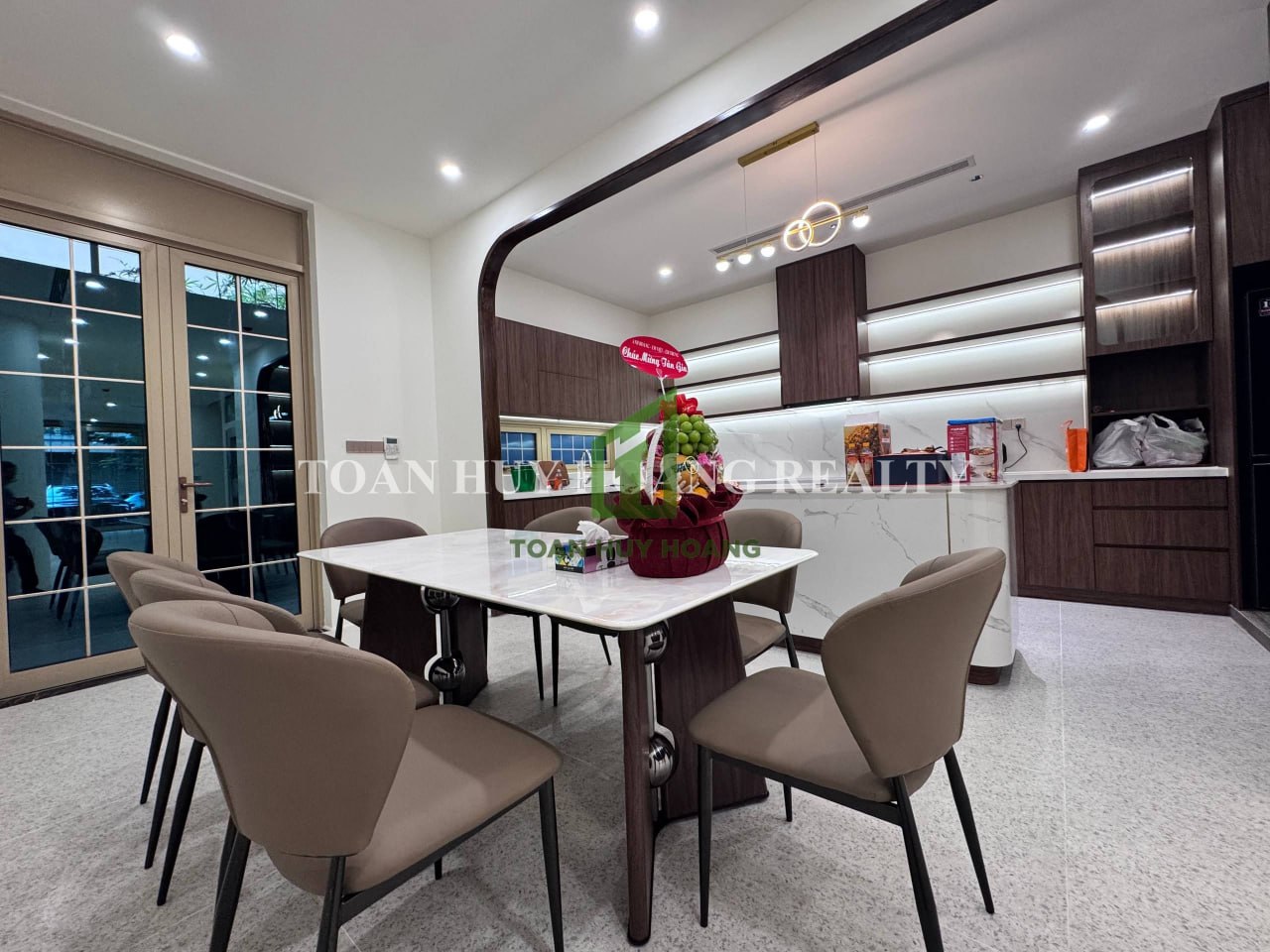 5-Bedroom Luxury House at Regal Pavillon photo 6 of 8