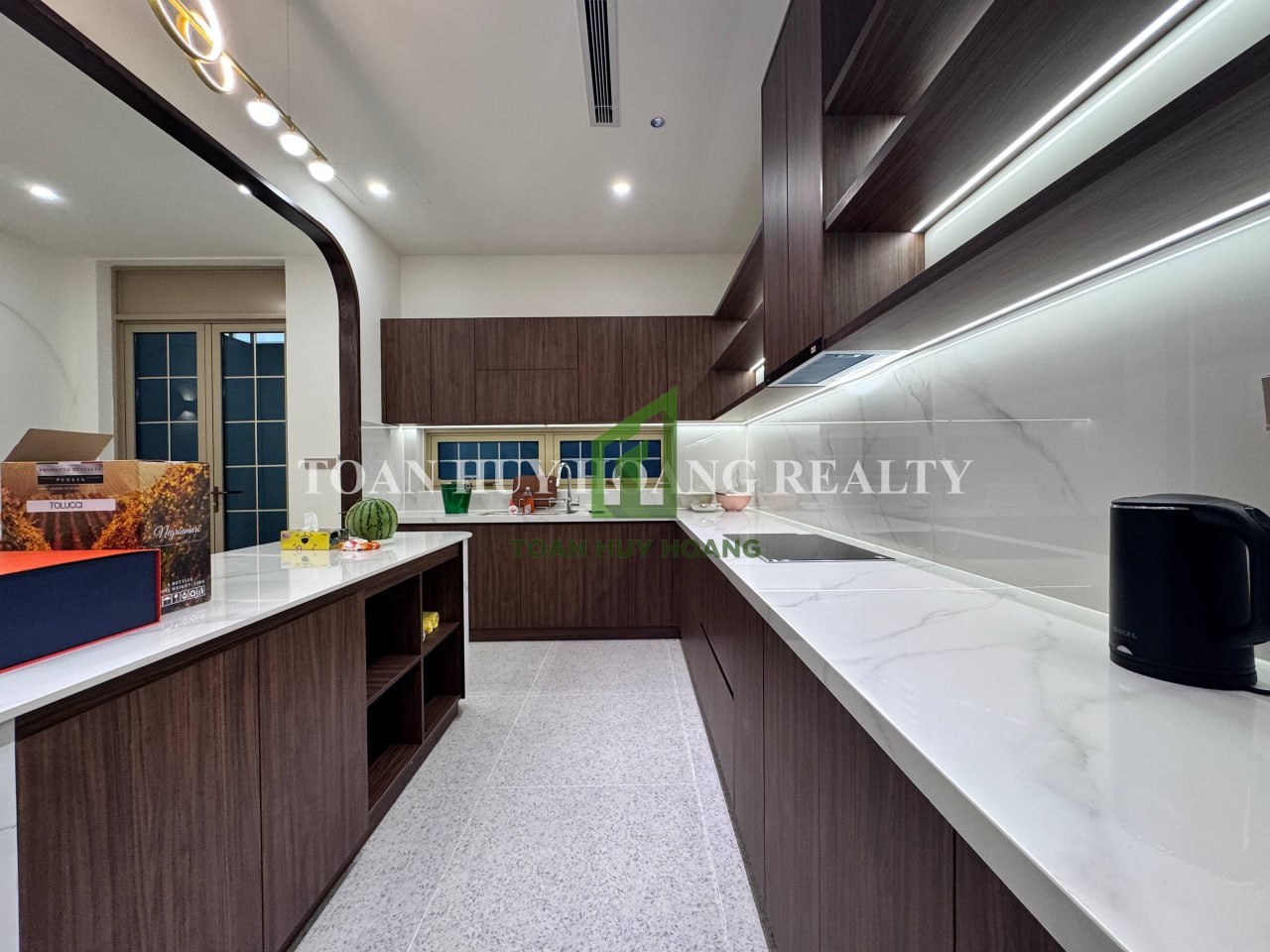5-Bedroom Luxury House at Regal Pavillon photo 8 of 8