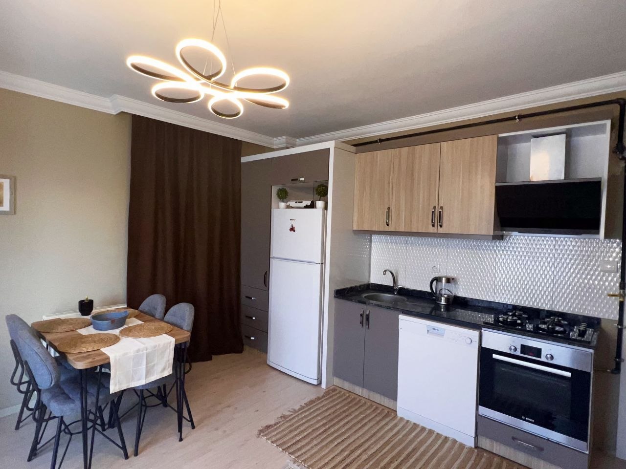 Furnished 1-Bedroom Apartment in Güzeloba photo 4 of 8