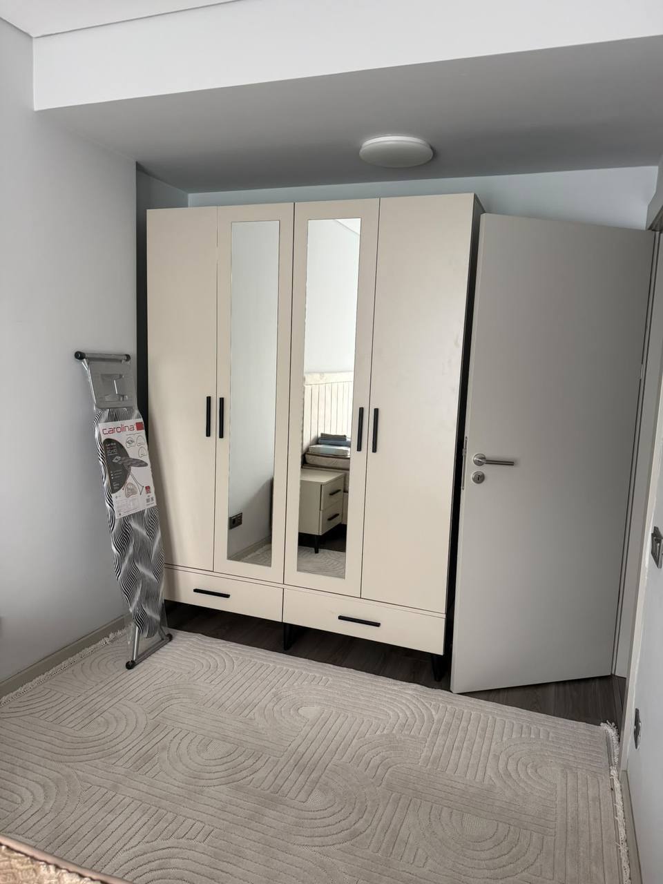 1-Bedroom Apartment in Gated Complex Near Metrobus photo 4 of 8