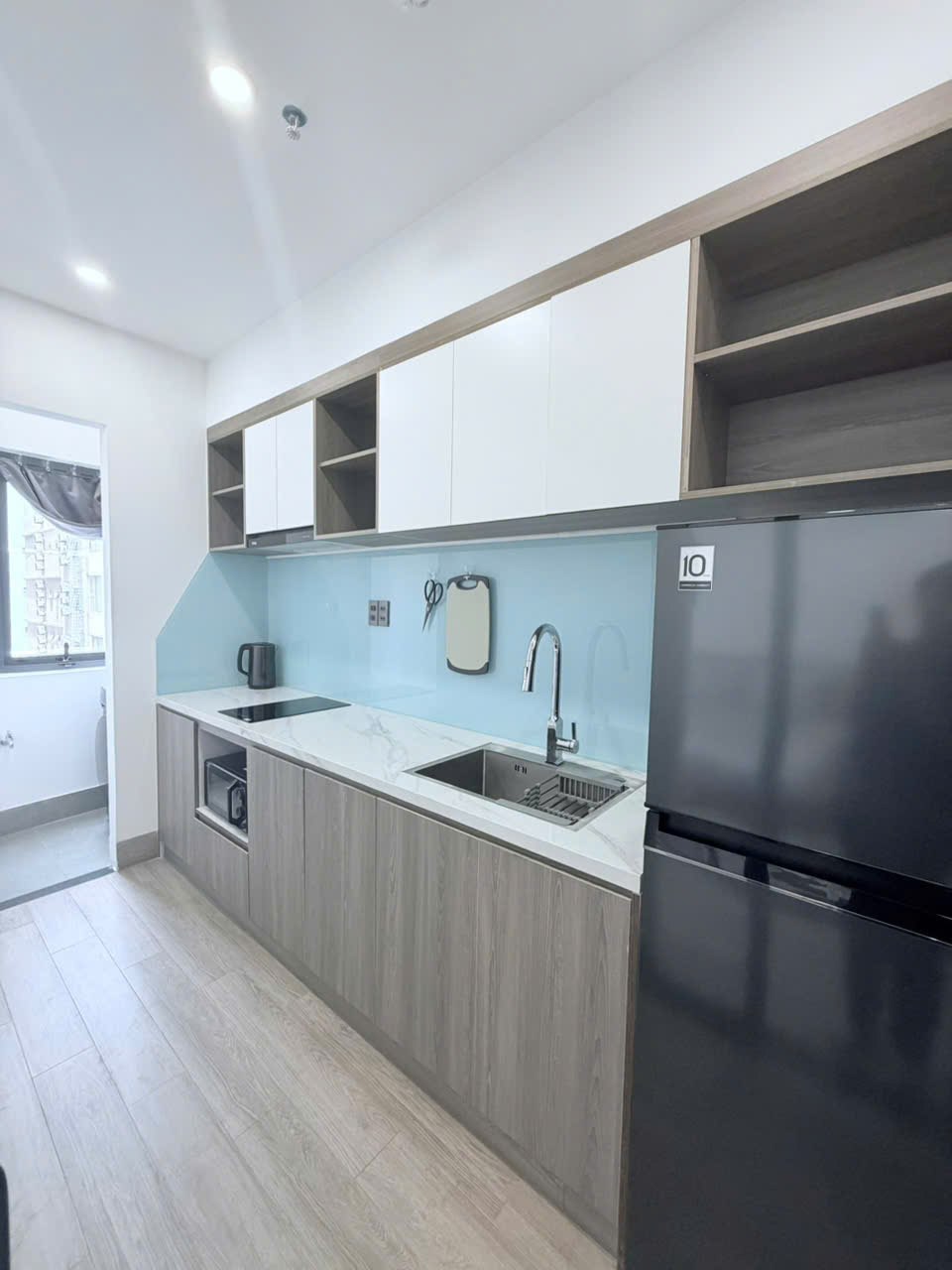 Modern 1-Bedroom Apartment in Son Tra photo 3 of 7