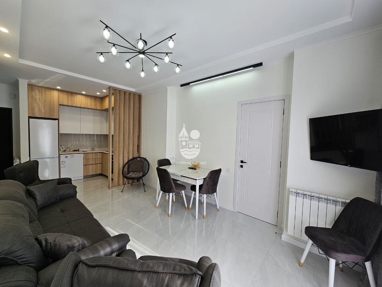 3-Bedroom Apartment on S. Khimshiashvili Street photo 2 of 6