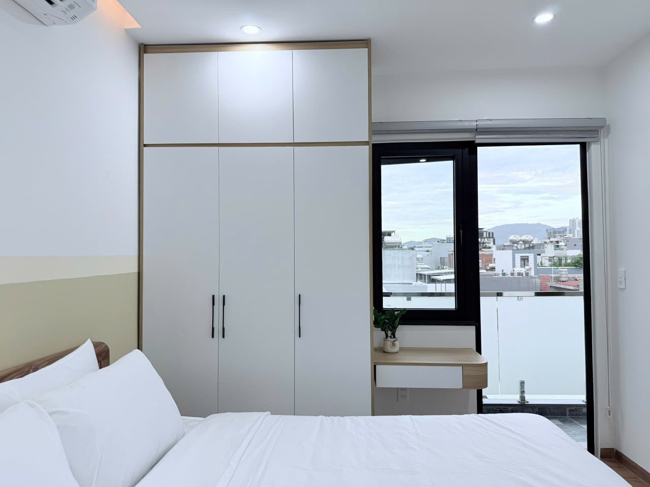 Fully Furnished 2-Bedroom Apartment in My An photo 6 of 8