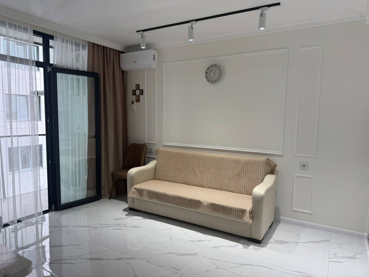 1-Bedroom Apartment on Vazha-Pshavela Street photo 4 of 7