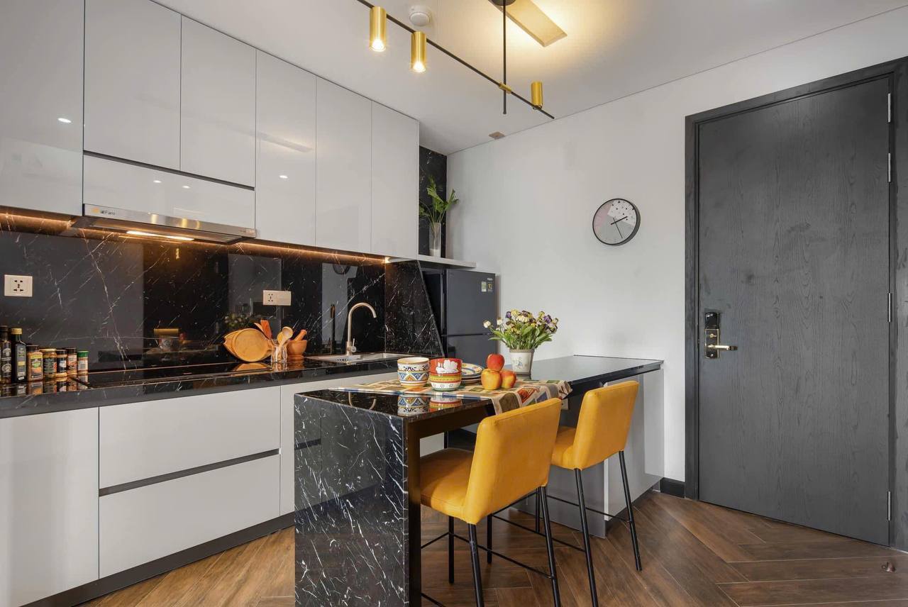 Luxury 1-Bedroom Apartment in Son Tra photo 3 of 8